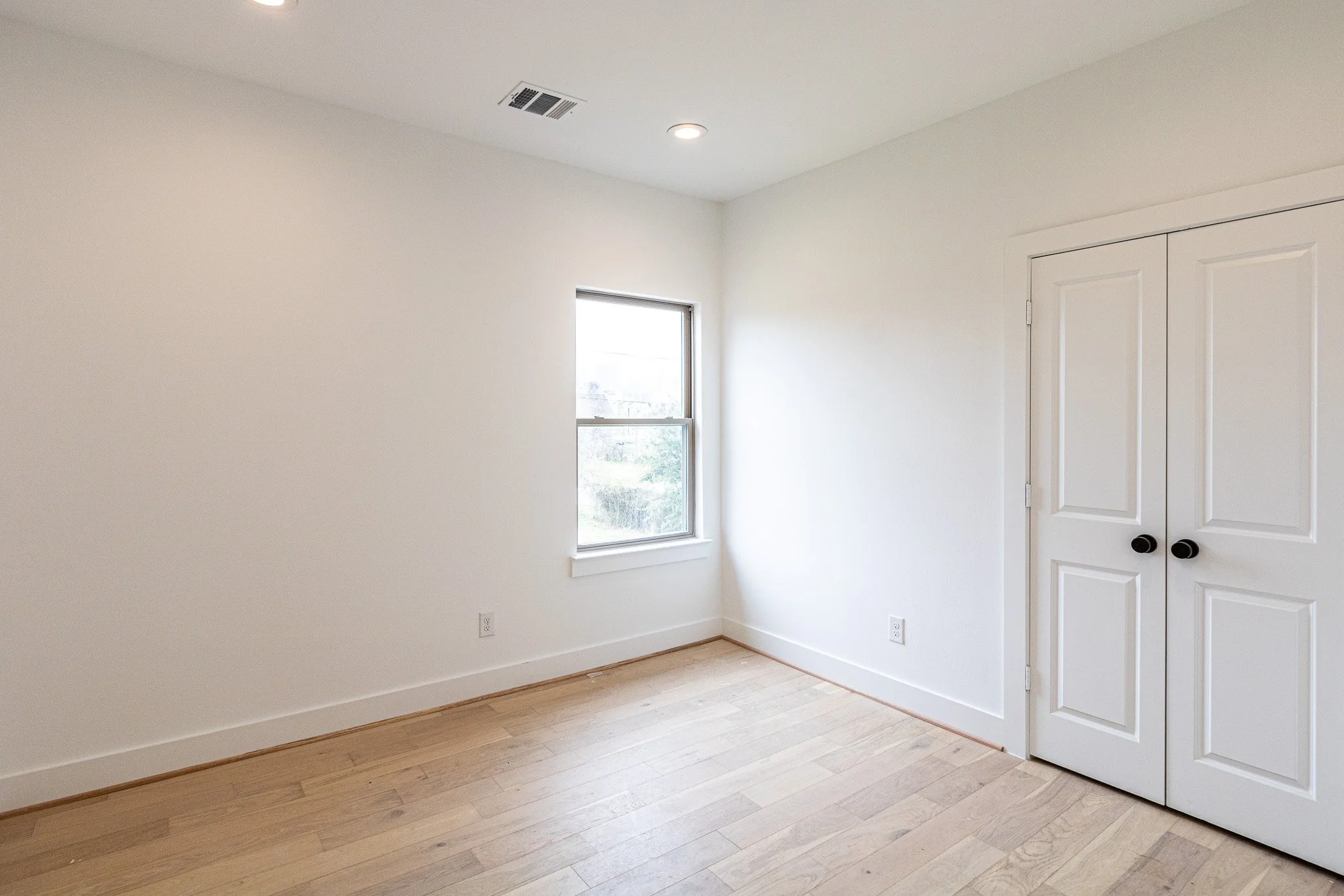 2610 Dennis (17).jpg