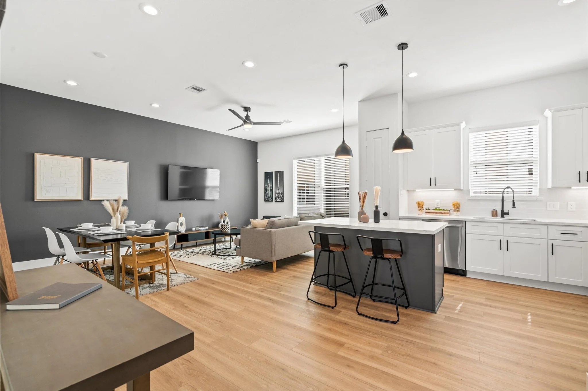 11-3645 Pinemont Dr - 10.jpg