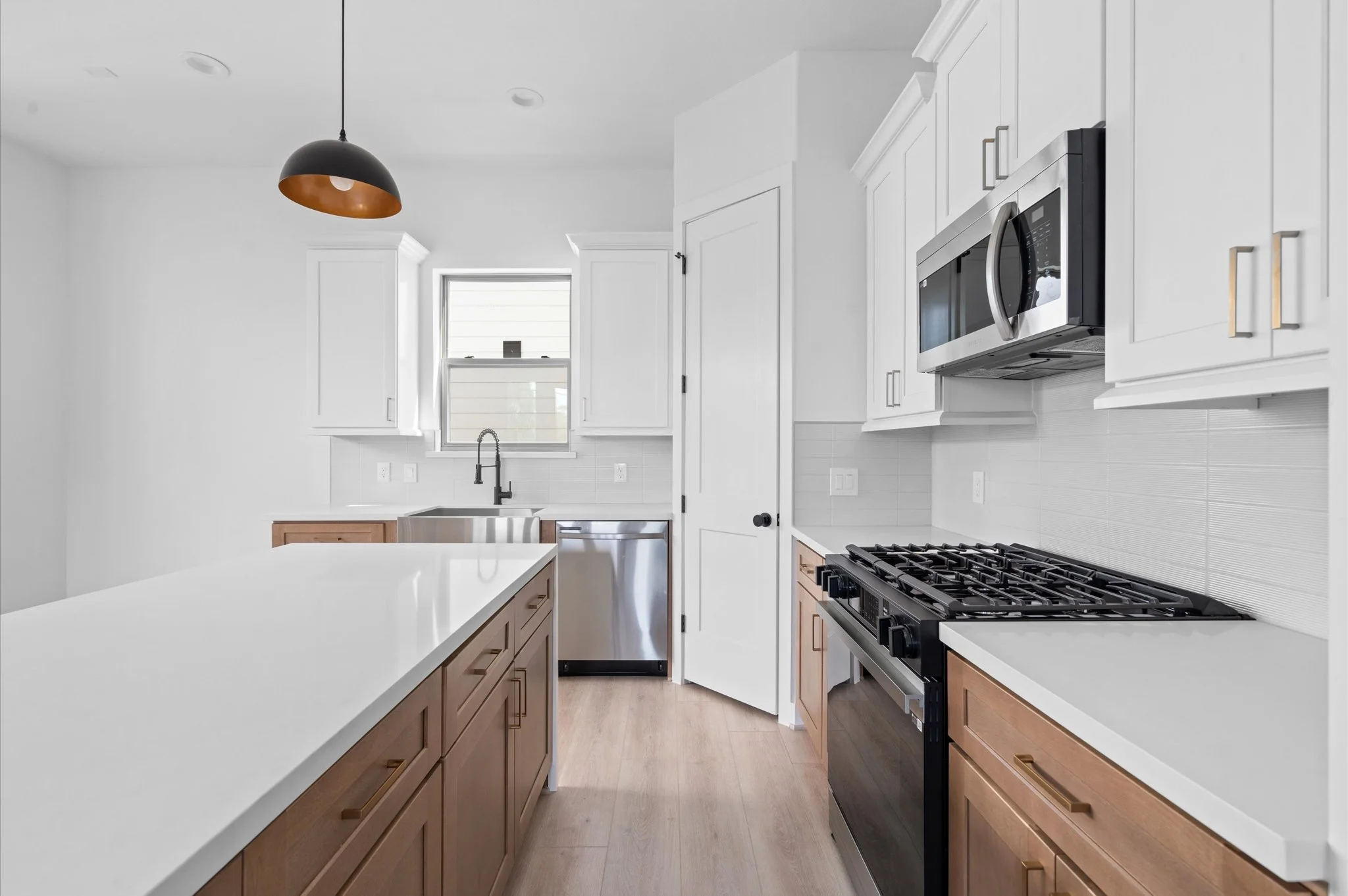 13-2721 Live Oak St - 10.jpg