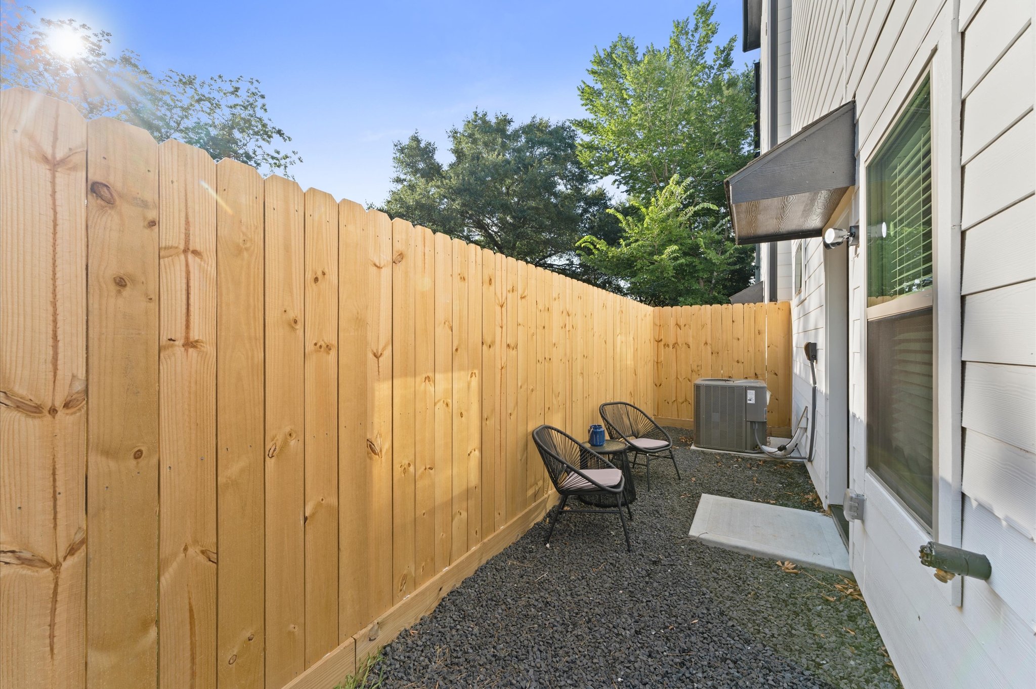 22-820 Curtin St #G - 24.jpg