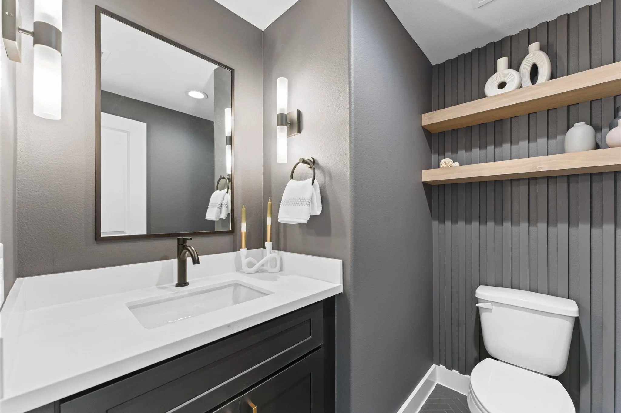 14-820 Curtin St #G - 16.jpg