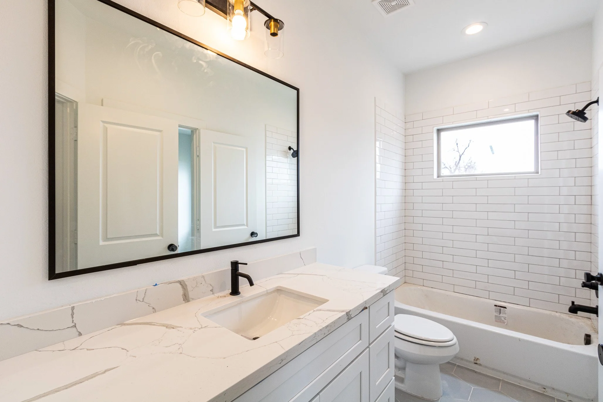 2610 Dennis (15).jpg