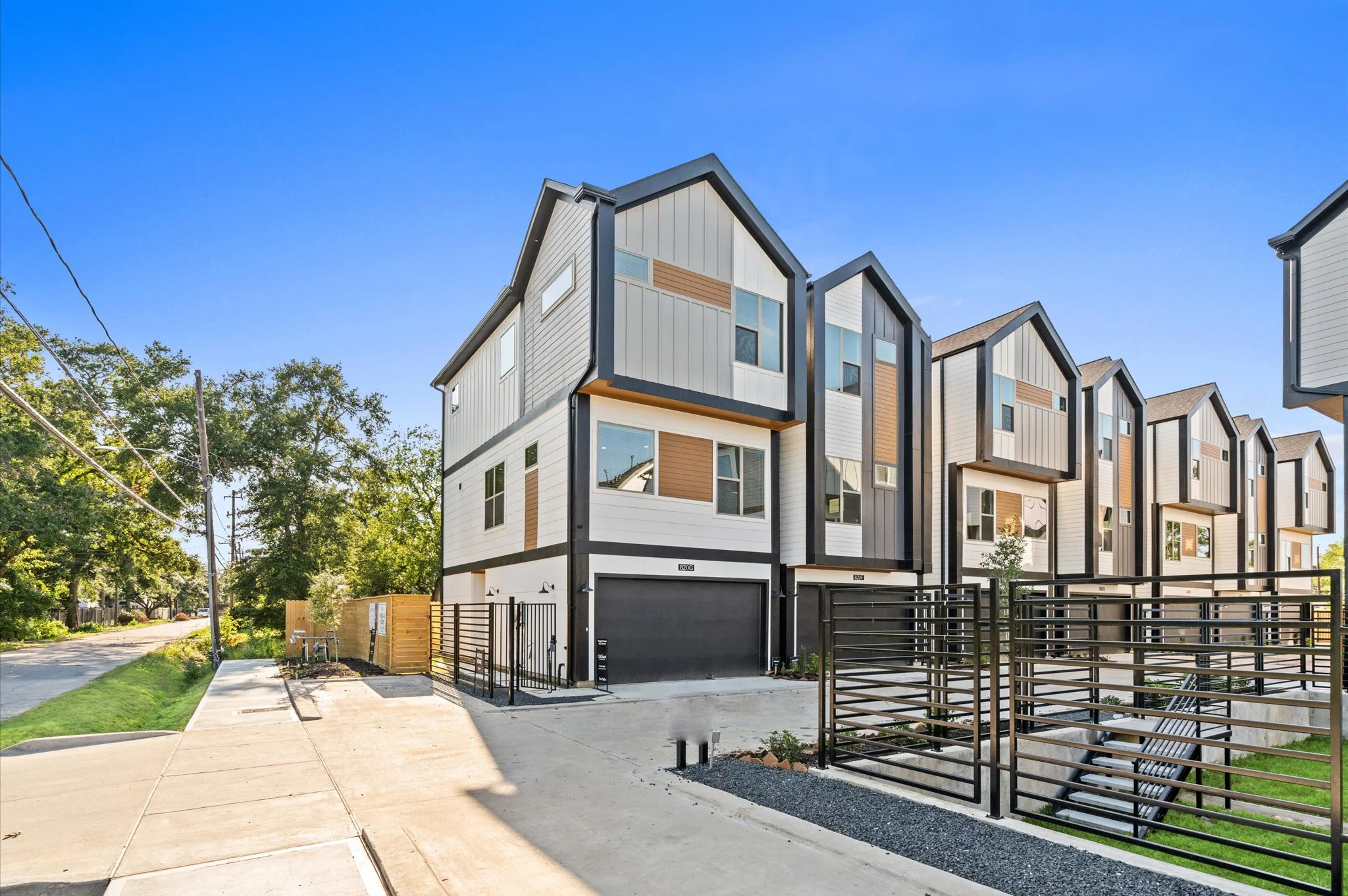 25-820 Curtin St _G - 02.jpg