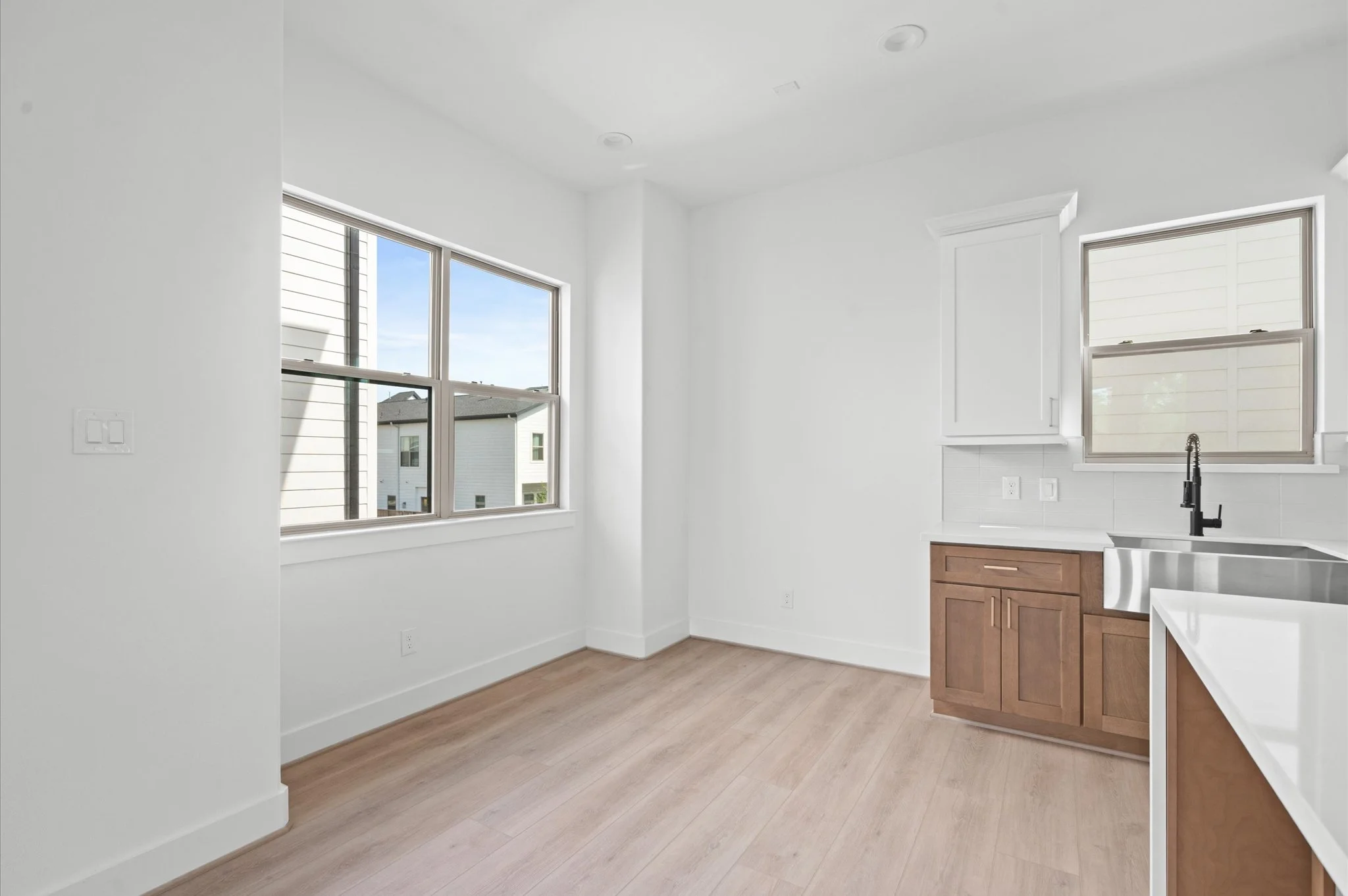 14-2721 Live Oak St - 11.jpg