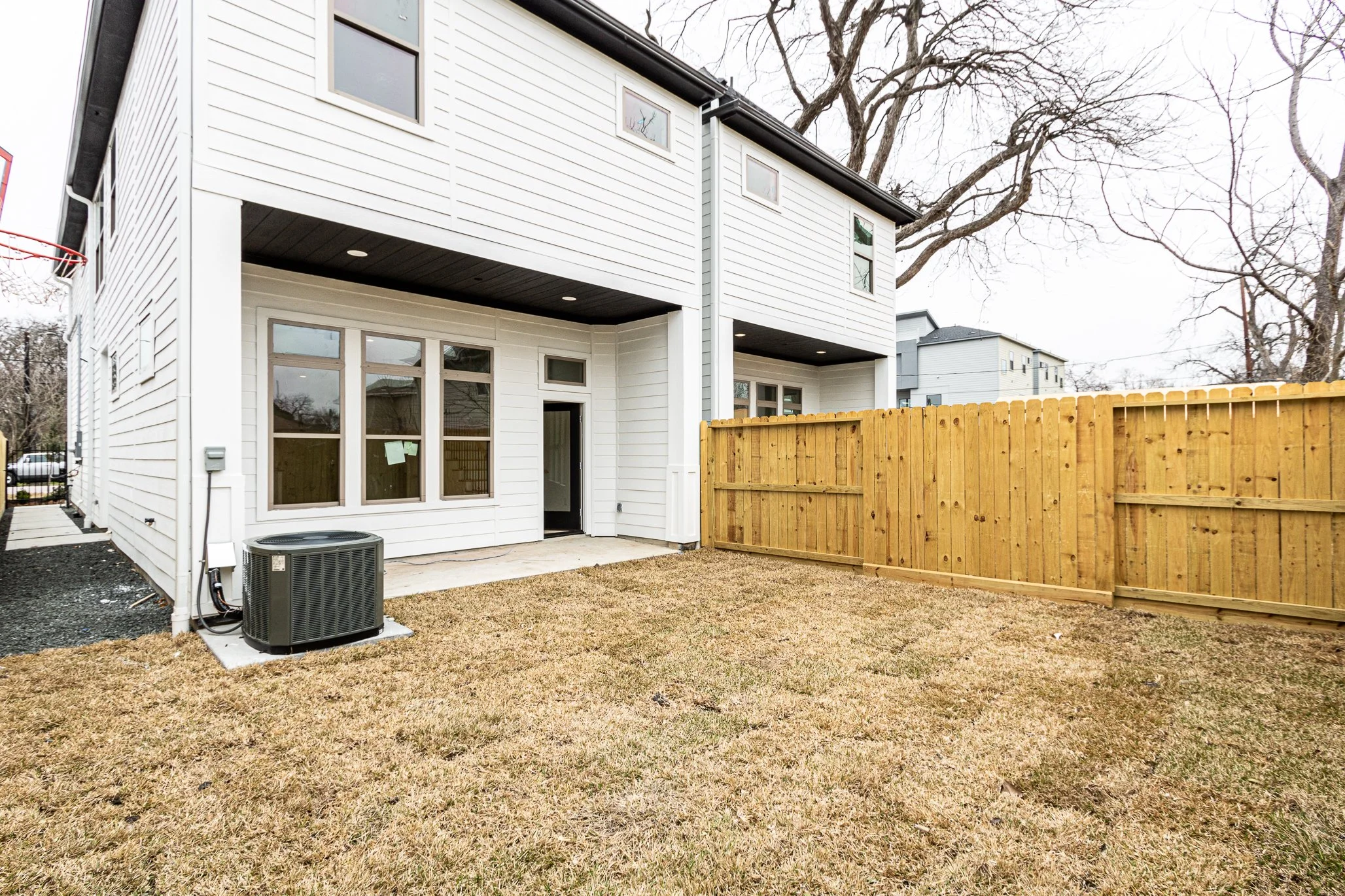 2903 Delano (1).jpg