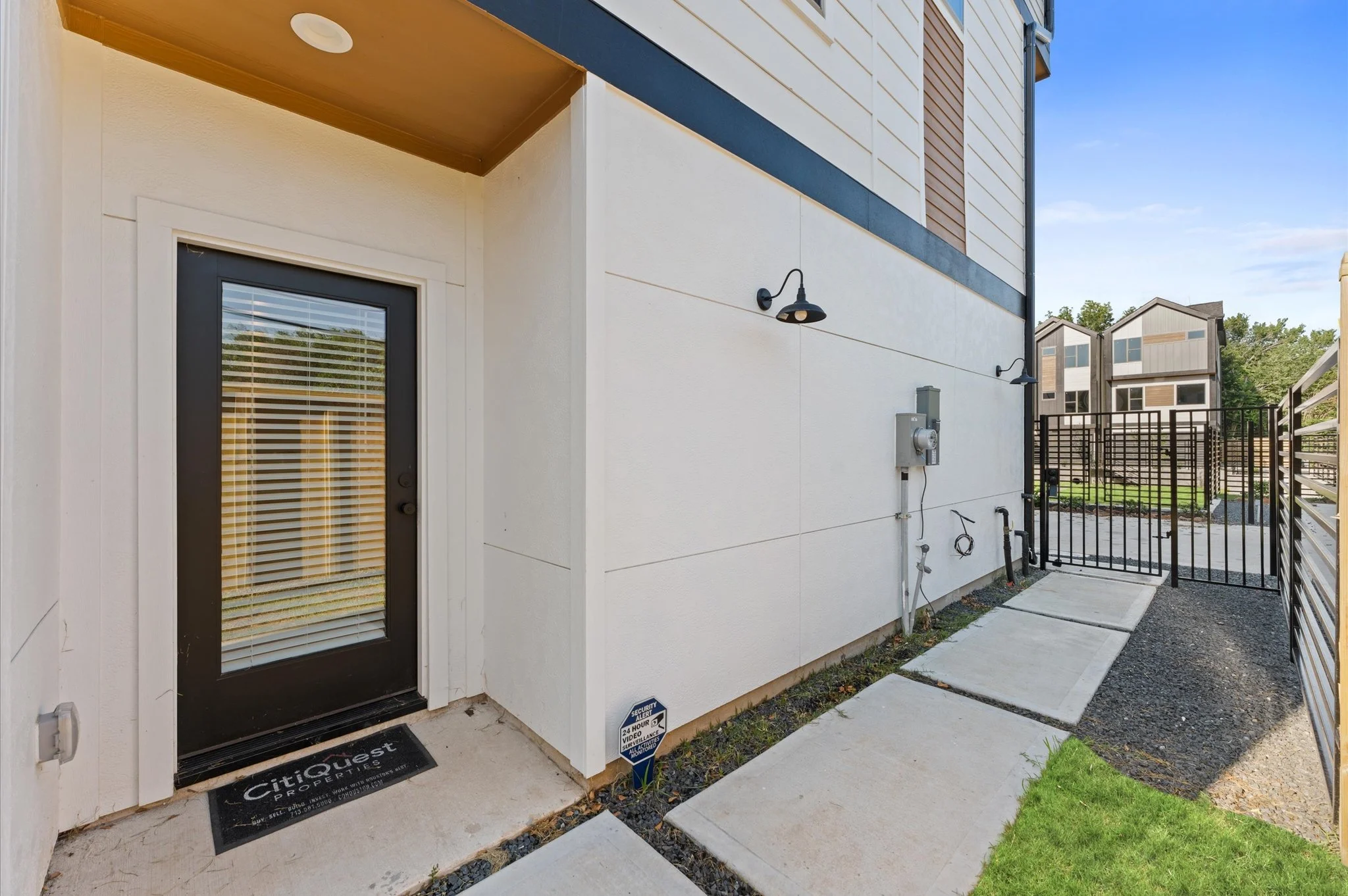 23-820 Curtin St #G - 25.jpg