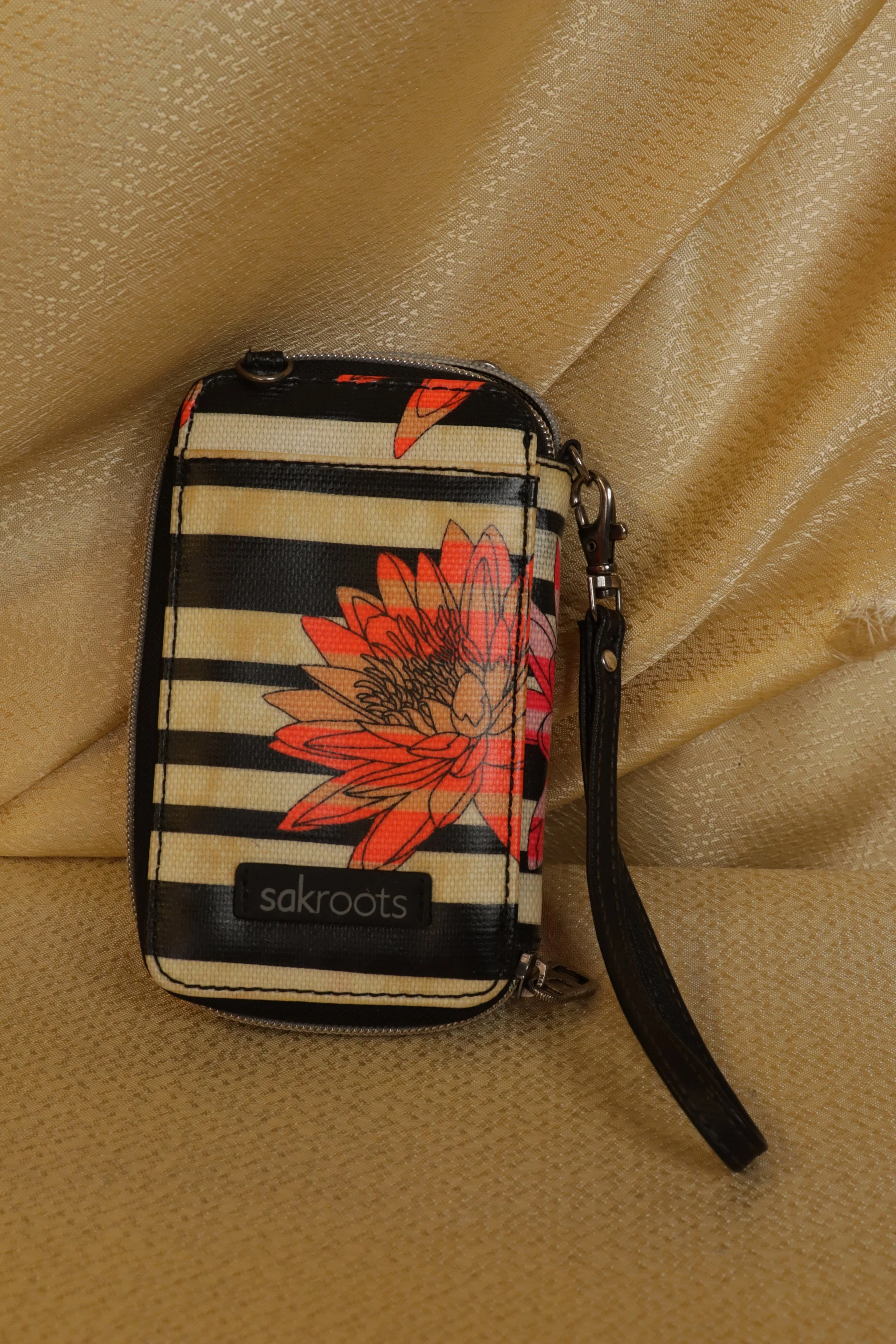 "preloved" sakroots floral wallet