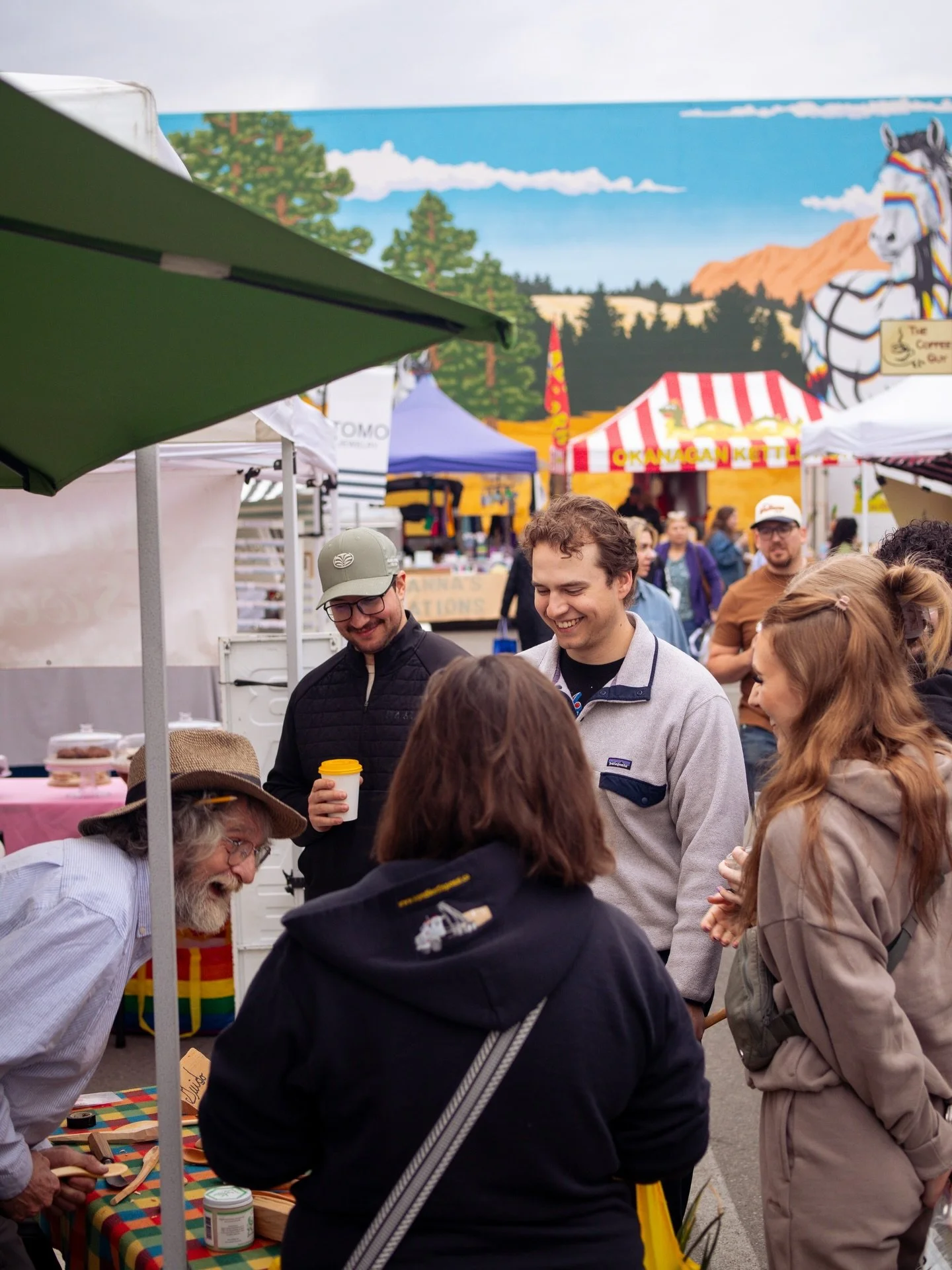 Tag your favourite market buddy. 👯&zwj;♀️

The best part of the market? The people. Vendors, regulars, first-timers, coffee-in-hand wanderers, and everyone in between.

Swipe through for a few smiling faces from our markets so far. 👉

#kelowna #far