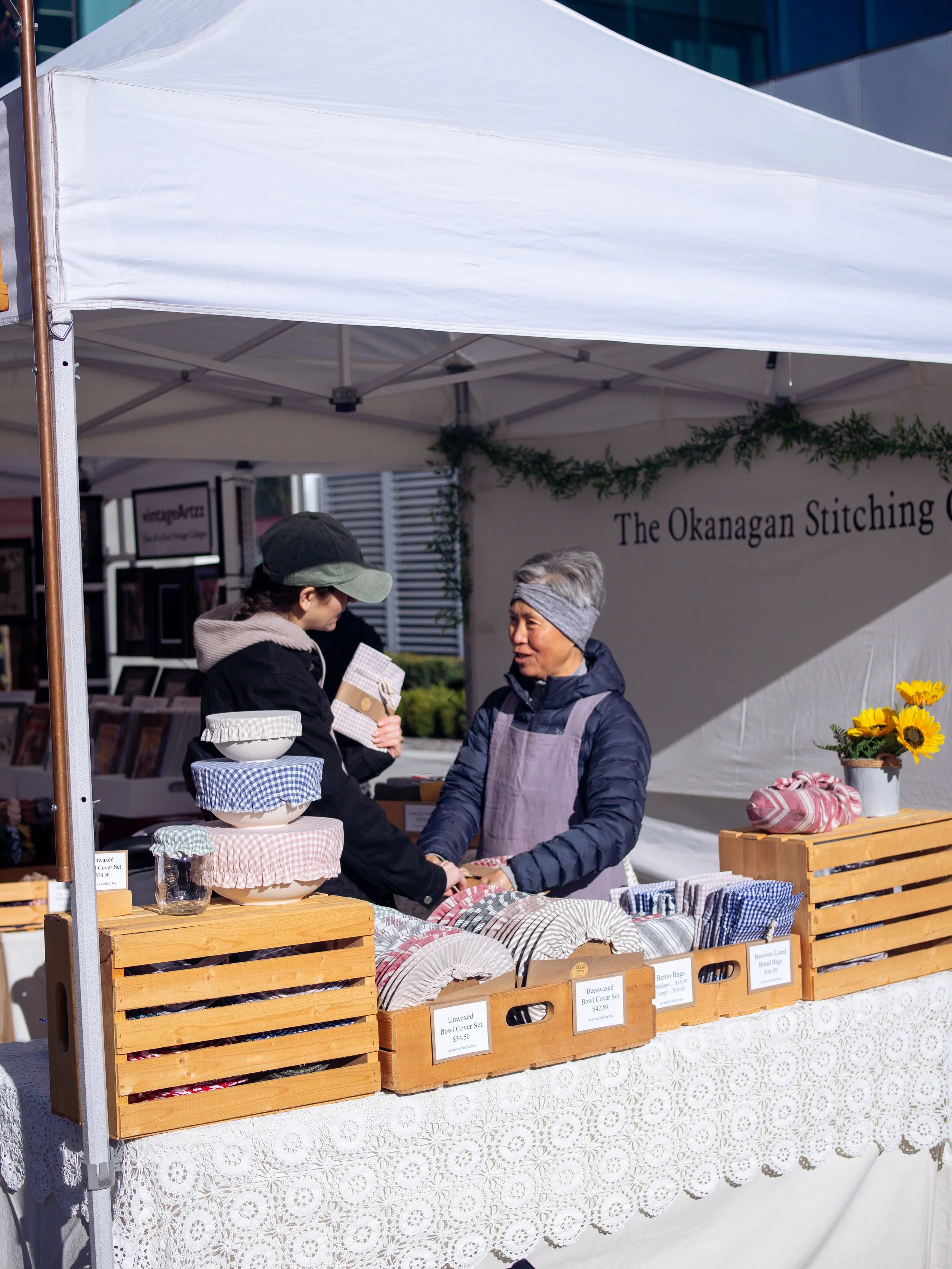 Come for the market finds, stay for the people behind them. 👯&zwj;♀️

A few friendly faces, a lot of local goods, and plenty of reasons to wander a little longer. 

See you at the market! 

#farmersmarket #kelownafarmersmarket #kelowna #okanagan #ex