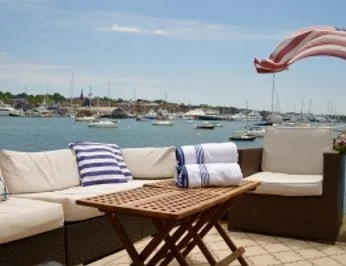 DEFIANT: Flybridge Entertainment Space