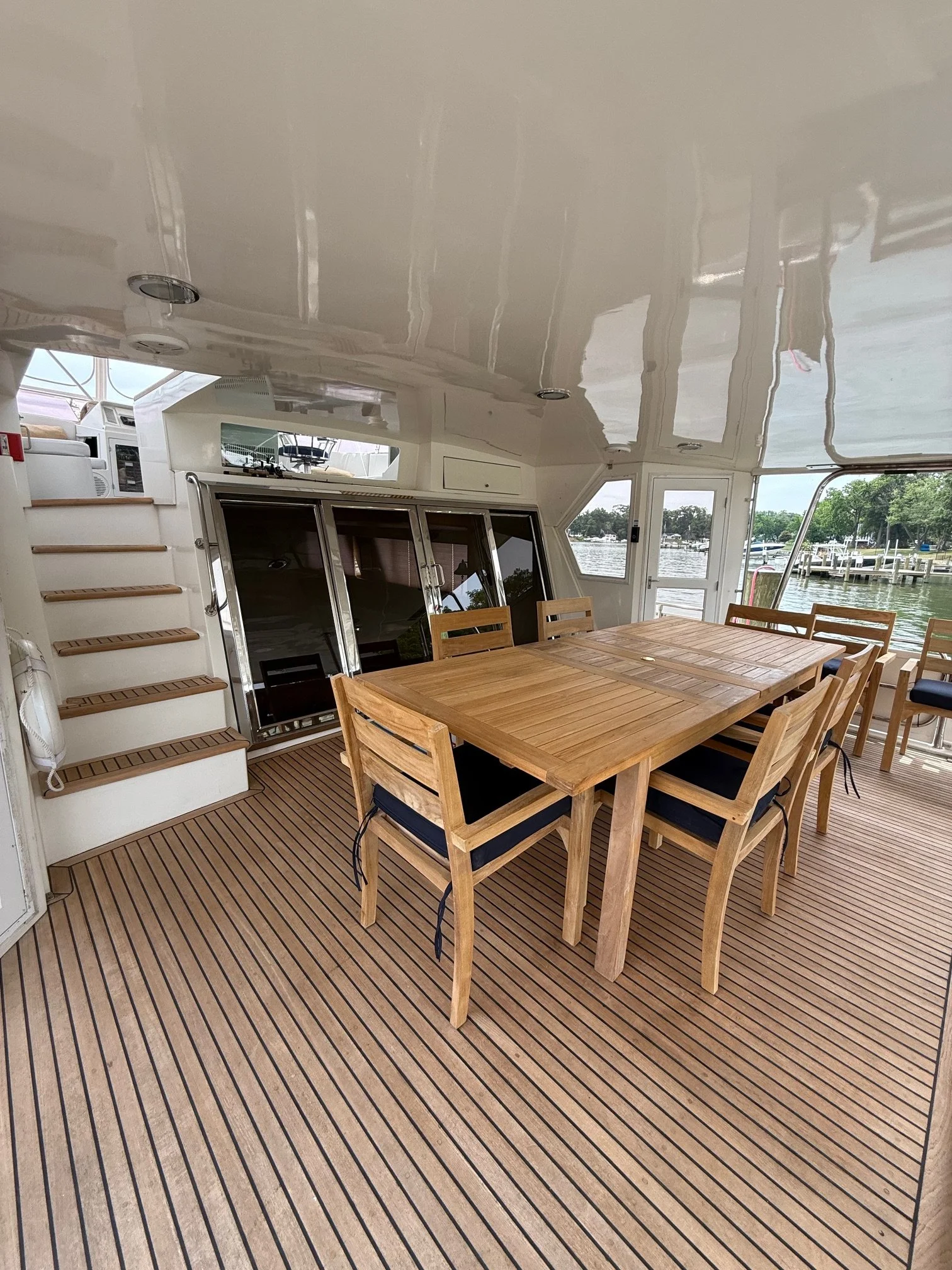 DEFIANT: Cockpit, New Teak Dining Set