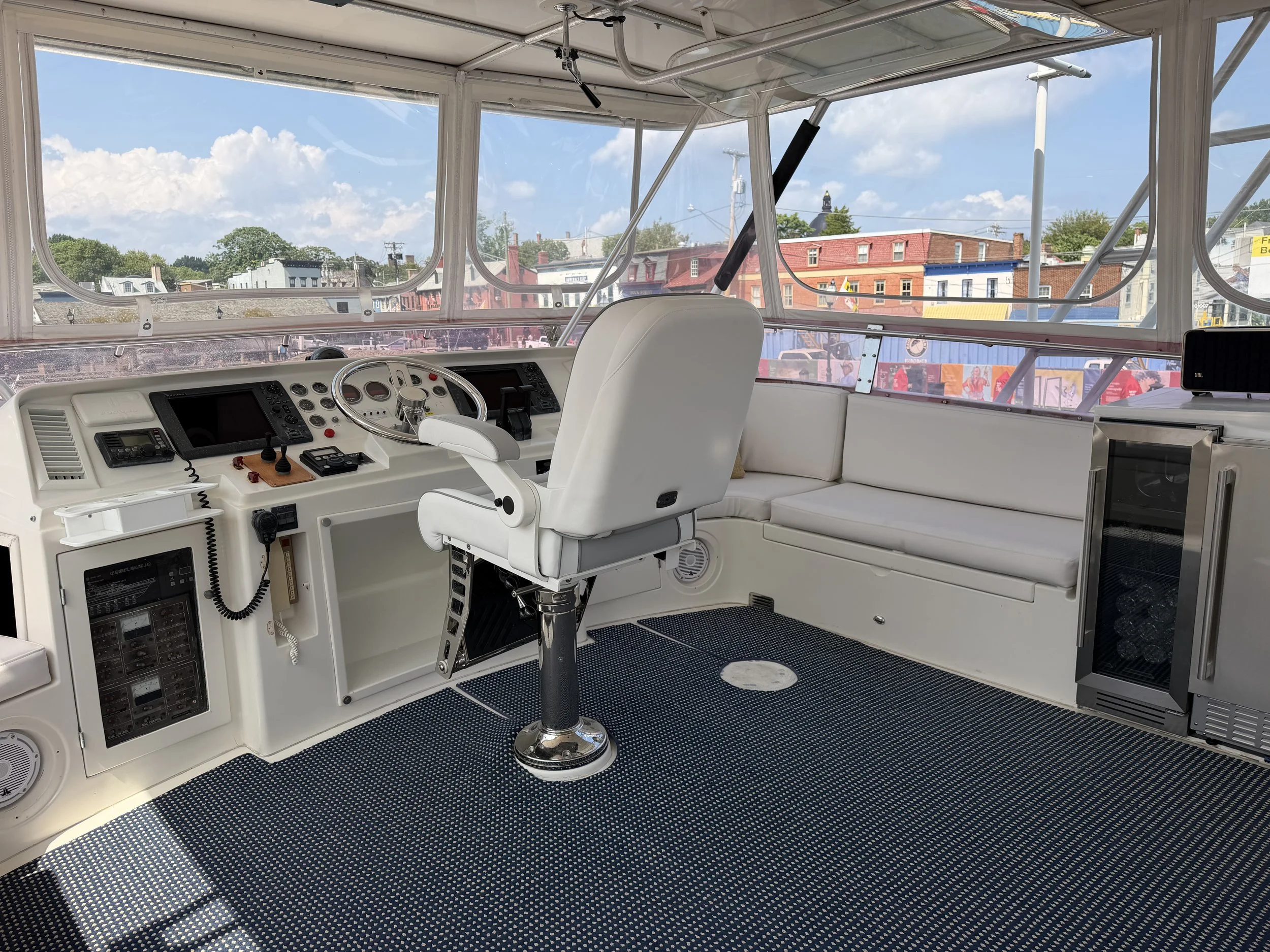 New Flybridge Captain's Chair