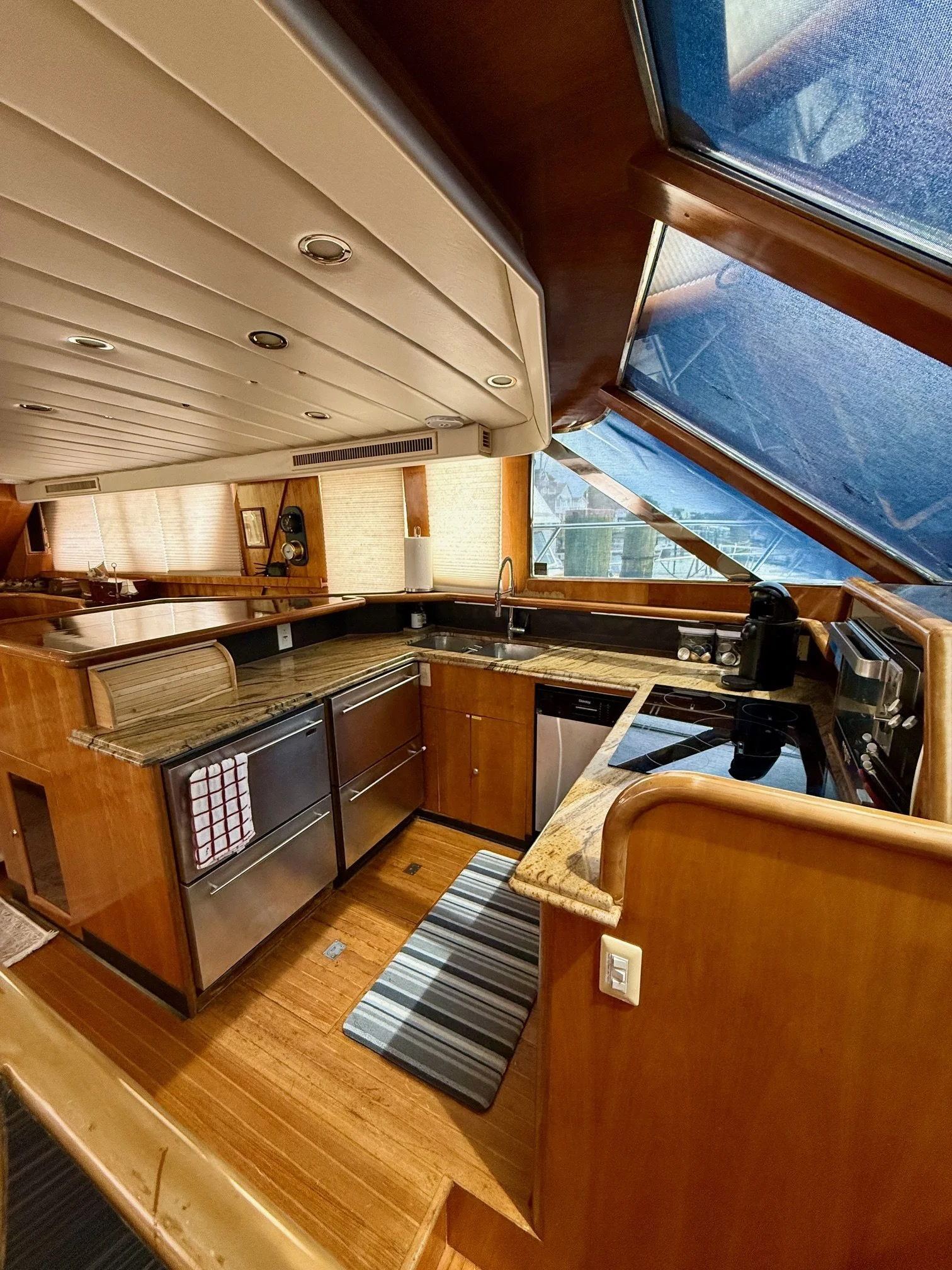 DEFIANT: Interior Galley Kitchen