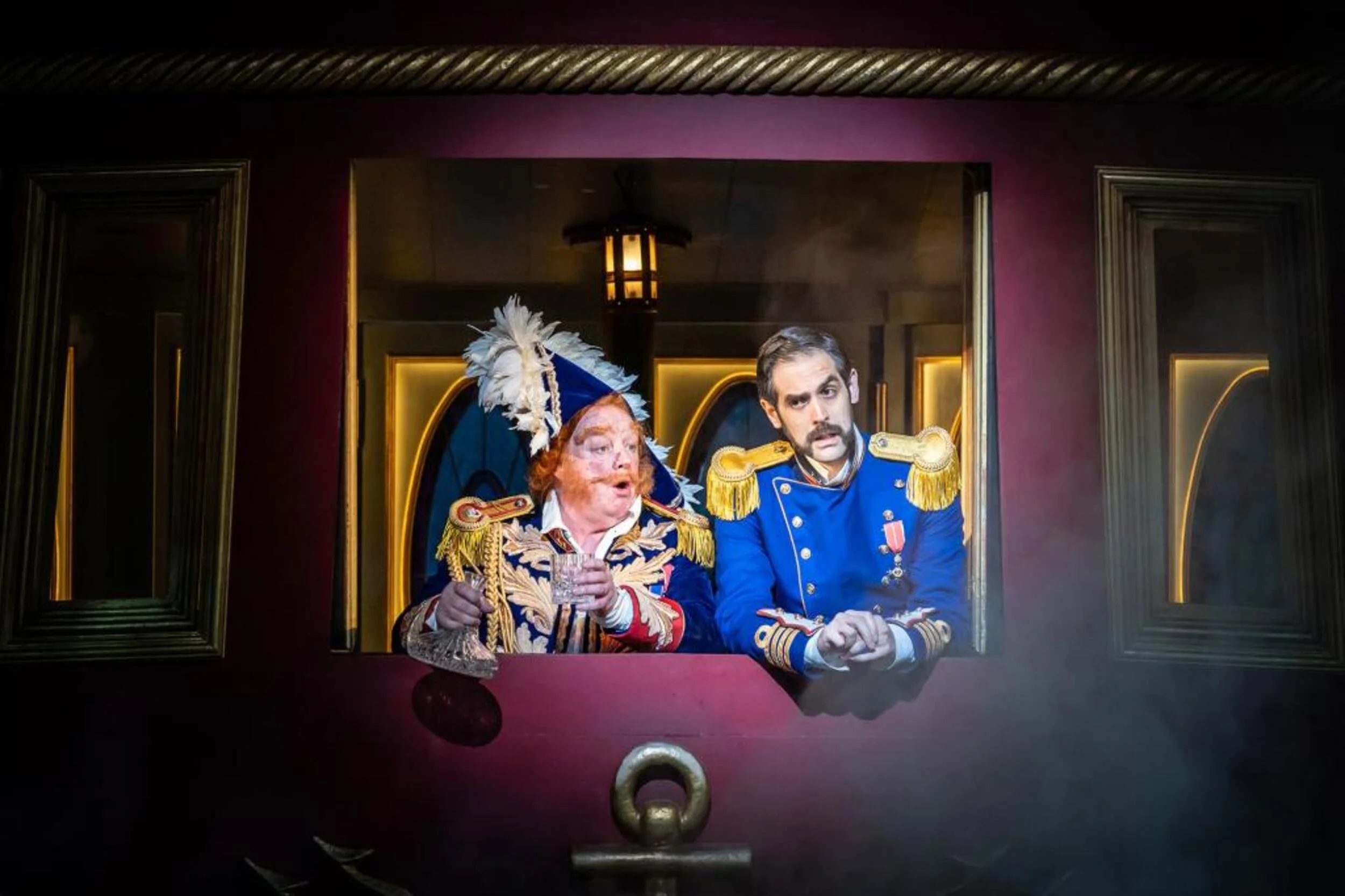 HMS-Pinafore with ENO - Les-Dennis (John Savournin) © Marc Brenner