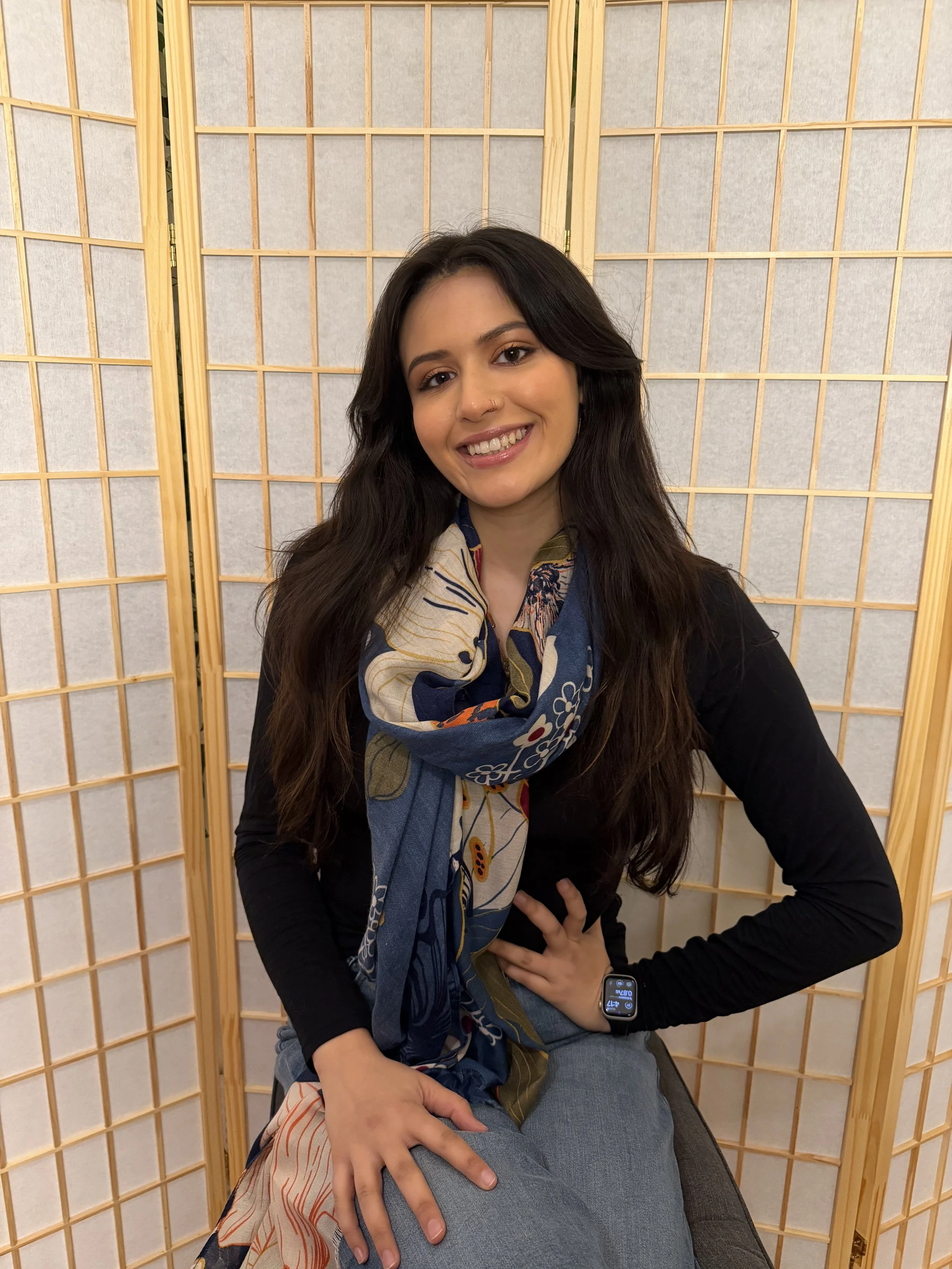 Milana Shaikh, licensed acupuncturist and Chinese herbalist, founder of Flora & Qi, offering concierge acupuncture and holistic wellness in Central Massachusetts and MetroWest
