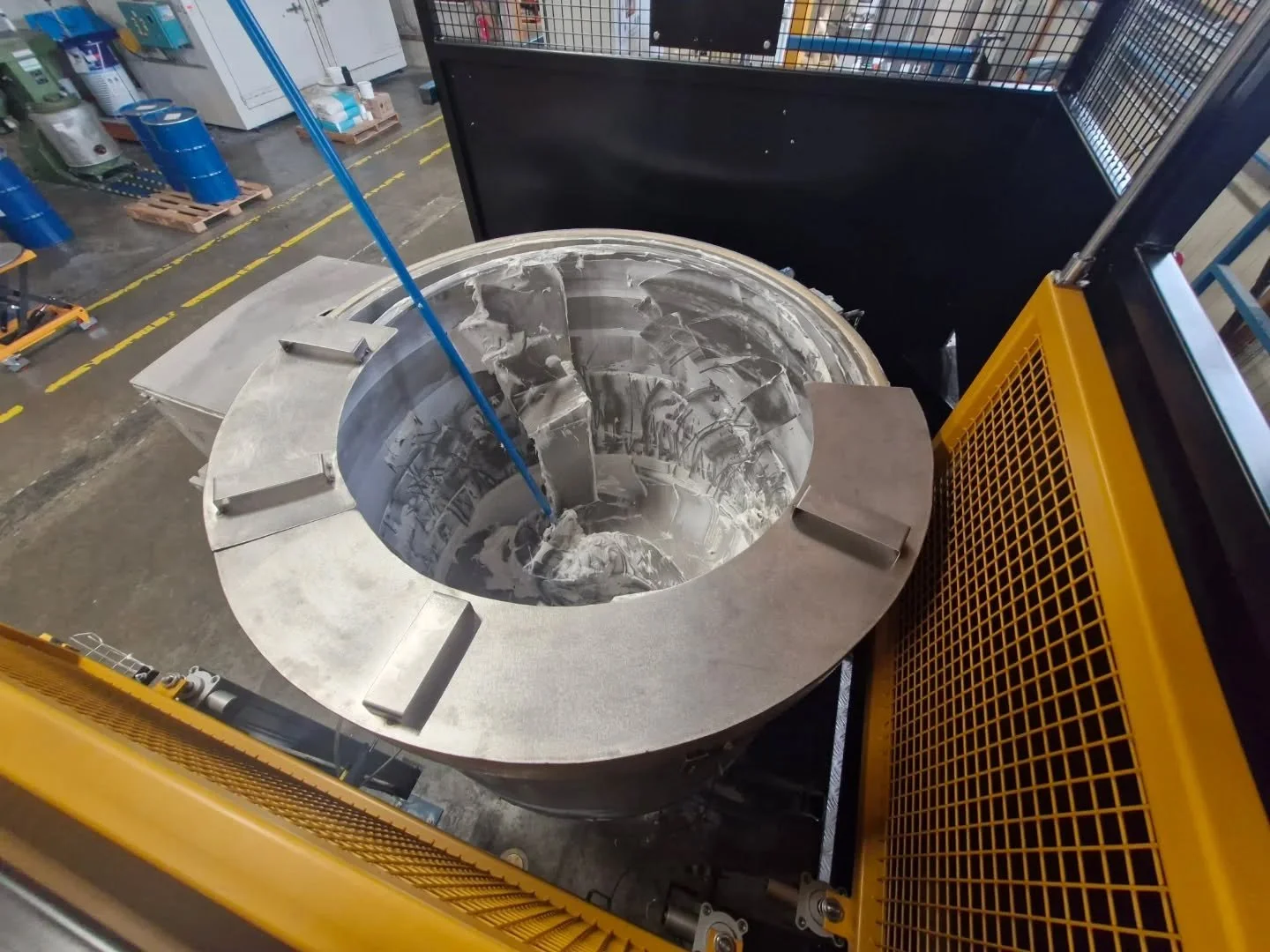 Mise en place d'un carter de protection positionner sur cellules &agrave; induction. 👨&zwj;🏭🇨🇵