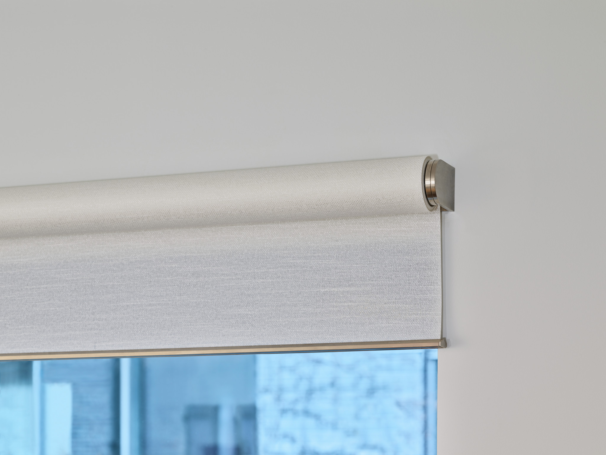 Windows_NY Loft_DinRm_Shade Bracket.png