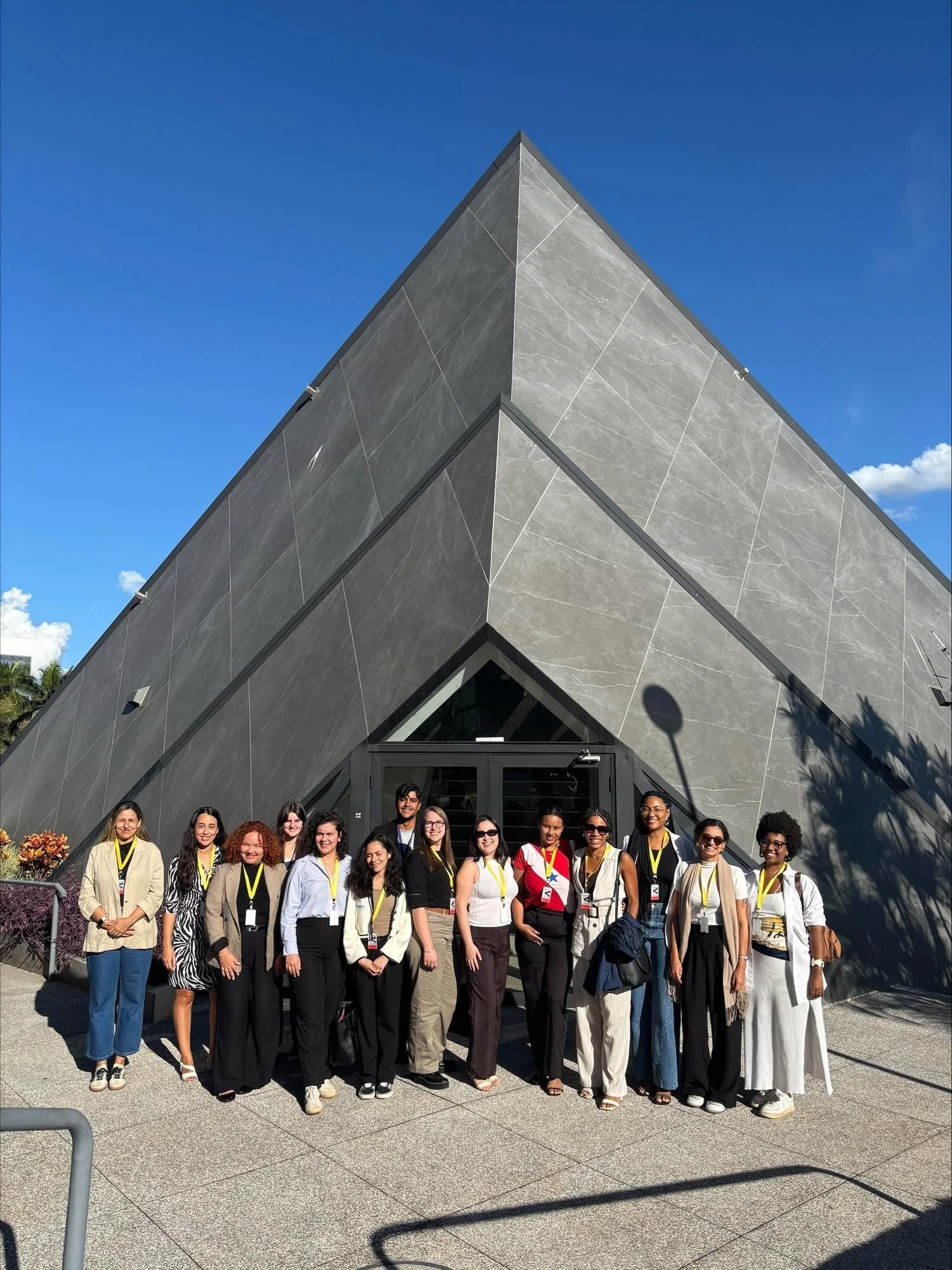 ⚡ As participantes do Programa de Lideran&ccedil;as Femininas em Energia da MPower Brasil encerraram a semana de imers&atilde;o em Bras&iacute;lia com uma visita &agrave; Embaixada do Reino Unido @ukinbrazil 

Em uma conversa aberta e inspiradora, fa