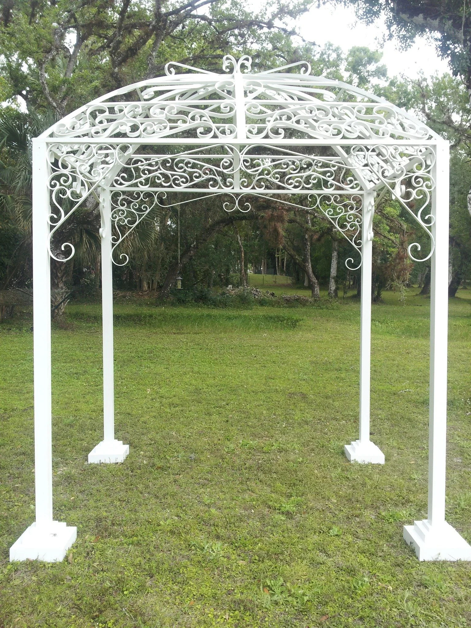 Custom built aluminum trellis in Southwest Florida