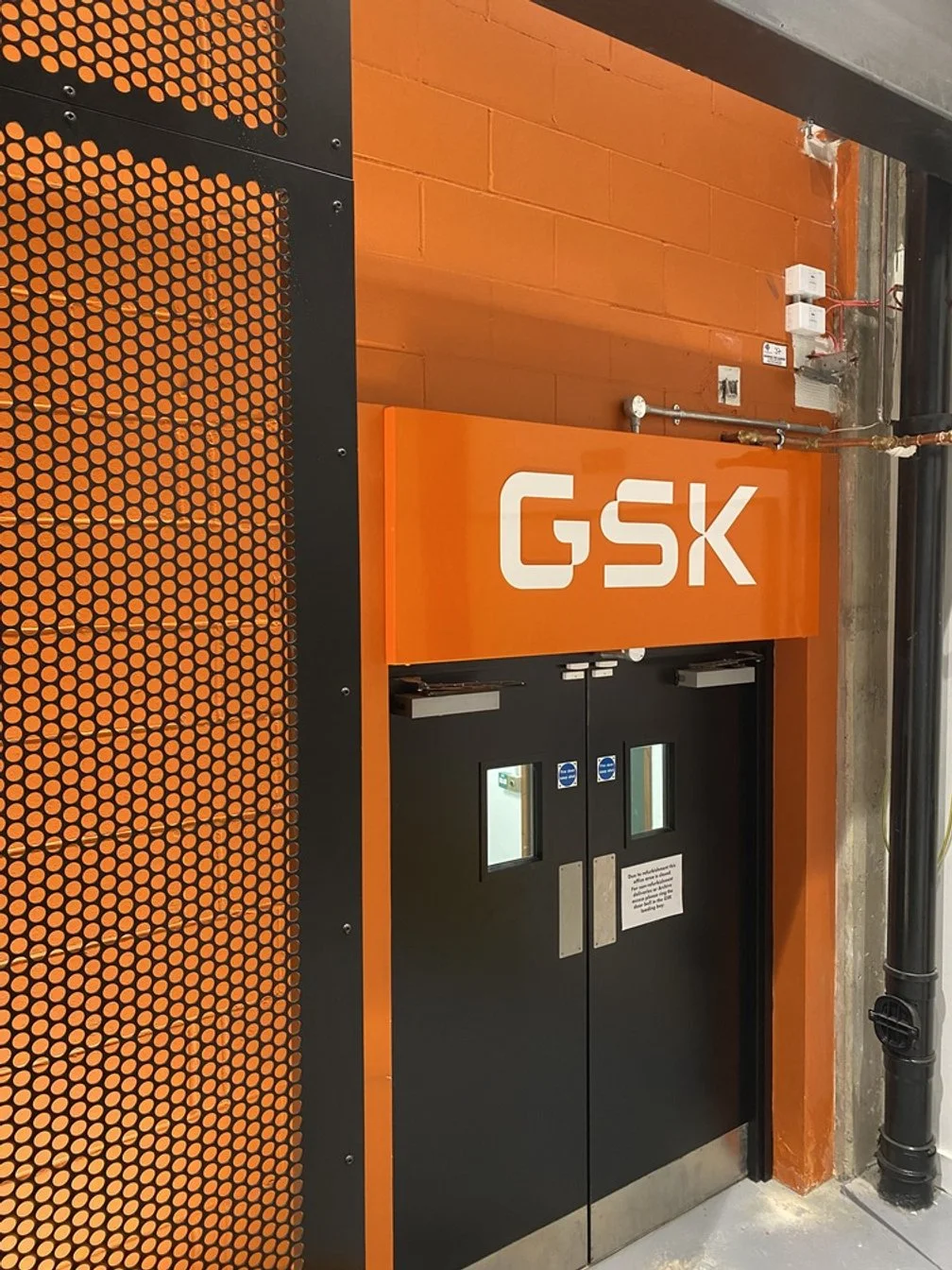 gsk-custom-sign-tray-05.jpg