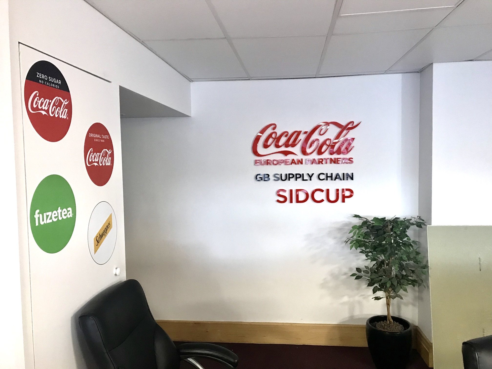 coca-cola-office-branding-london-30.jpg