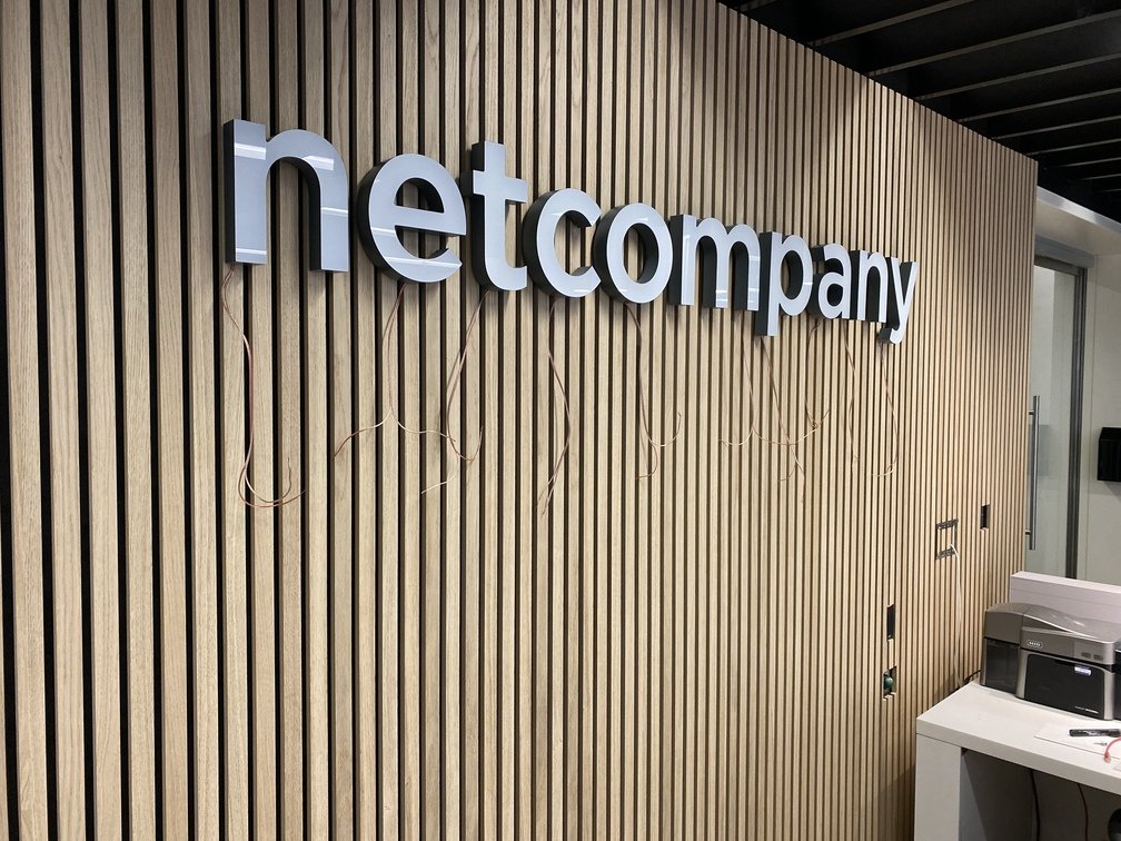 netcompany-illumited-wall-sign-office-london-30.jpg.jpg