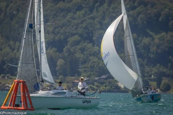 Trois nuits, quatre tours et un peloton