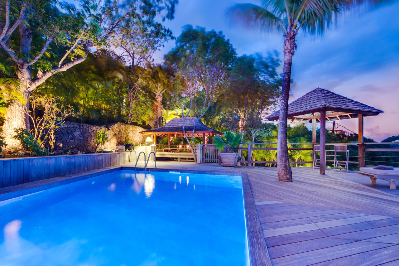 vue nuit piscine carbet.jpeg