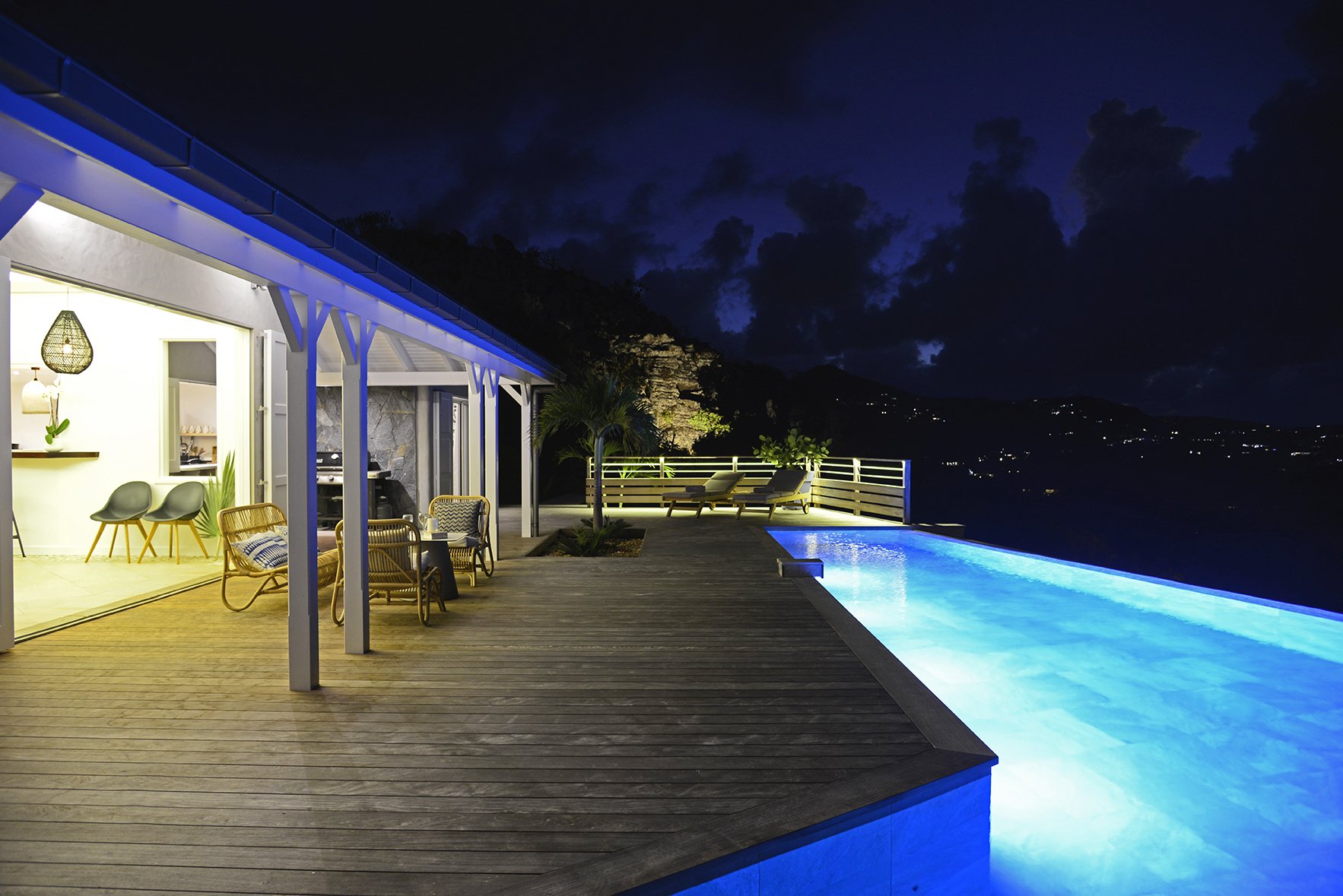 PISCINE NUIT NET.jpg