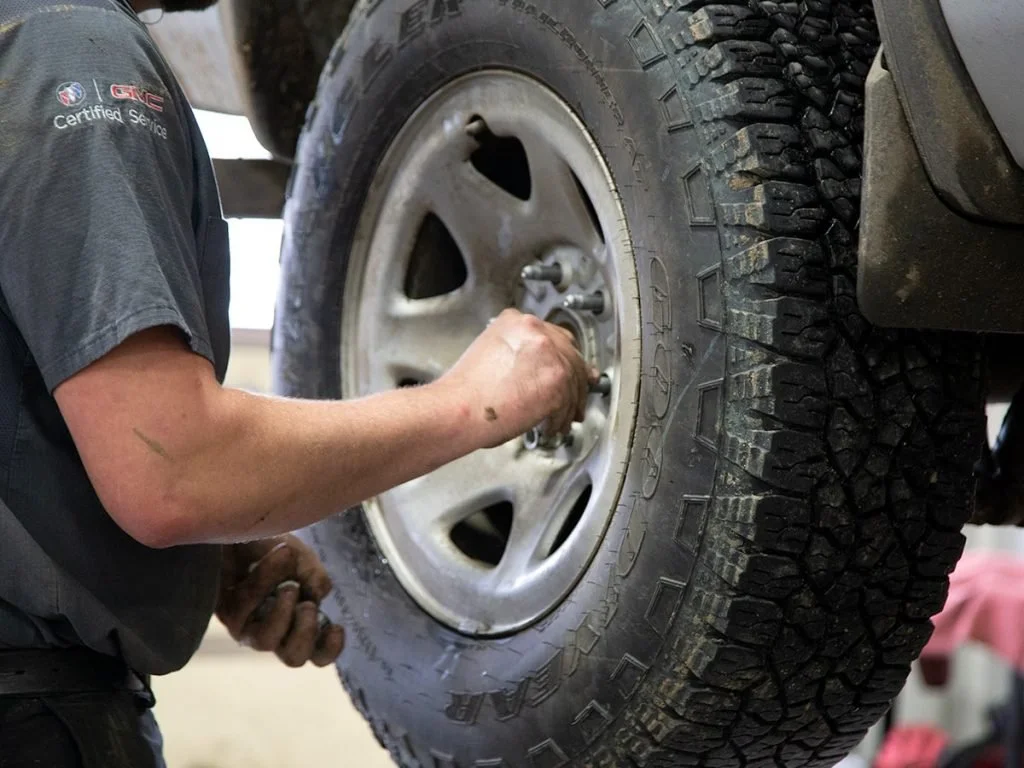 tire-mounting-1200x900-min-1024x768.jpg