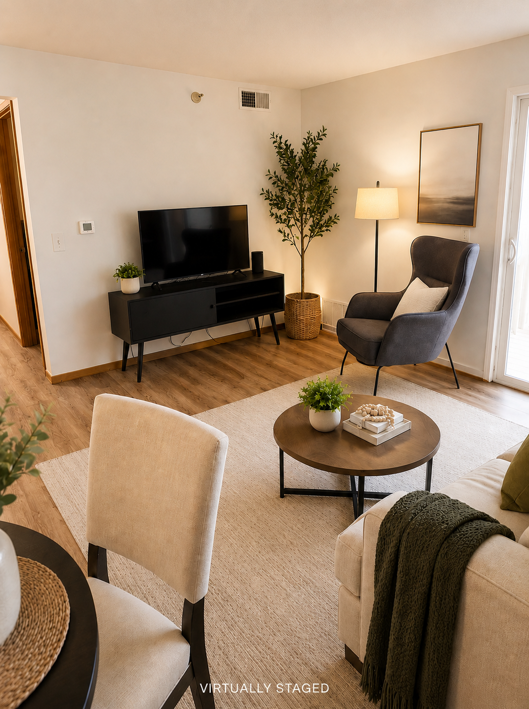 Windsor Pointe Apartments Model Living Room