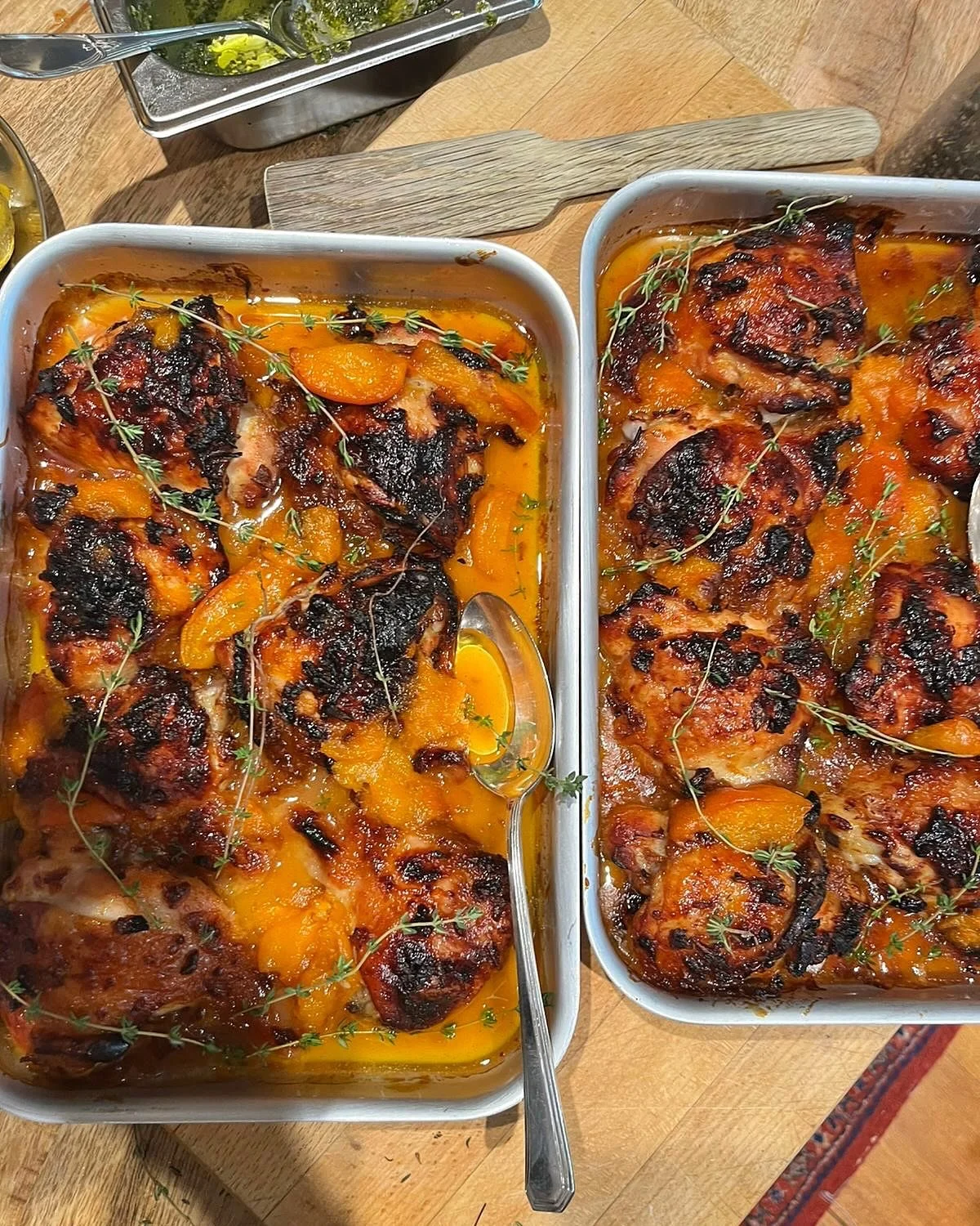 Beautiful 30th celebration in Primrose Hill over the weekend. We brought a SERIOUSLY on point apricot &amp; harissa chicken game! @scarlett4016 🎉 👌🏼

.
.
.
.
.
.
#privatedining #catering #privatechef #meshutaf #primrosehill