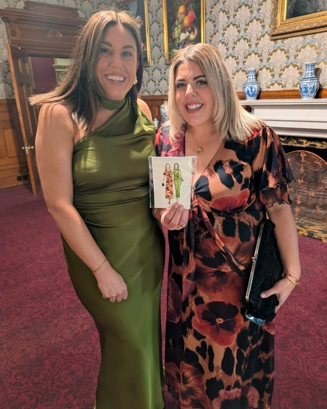 We love seeing the guests reactions 🤍✨
It's the best part of our day watching them find their painting on the shelf and be so happy with their very own illustration to take home 🥰

#liveillustration #liveartist #weddingillustrator #reactions #paint