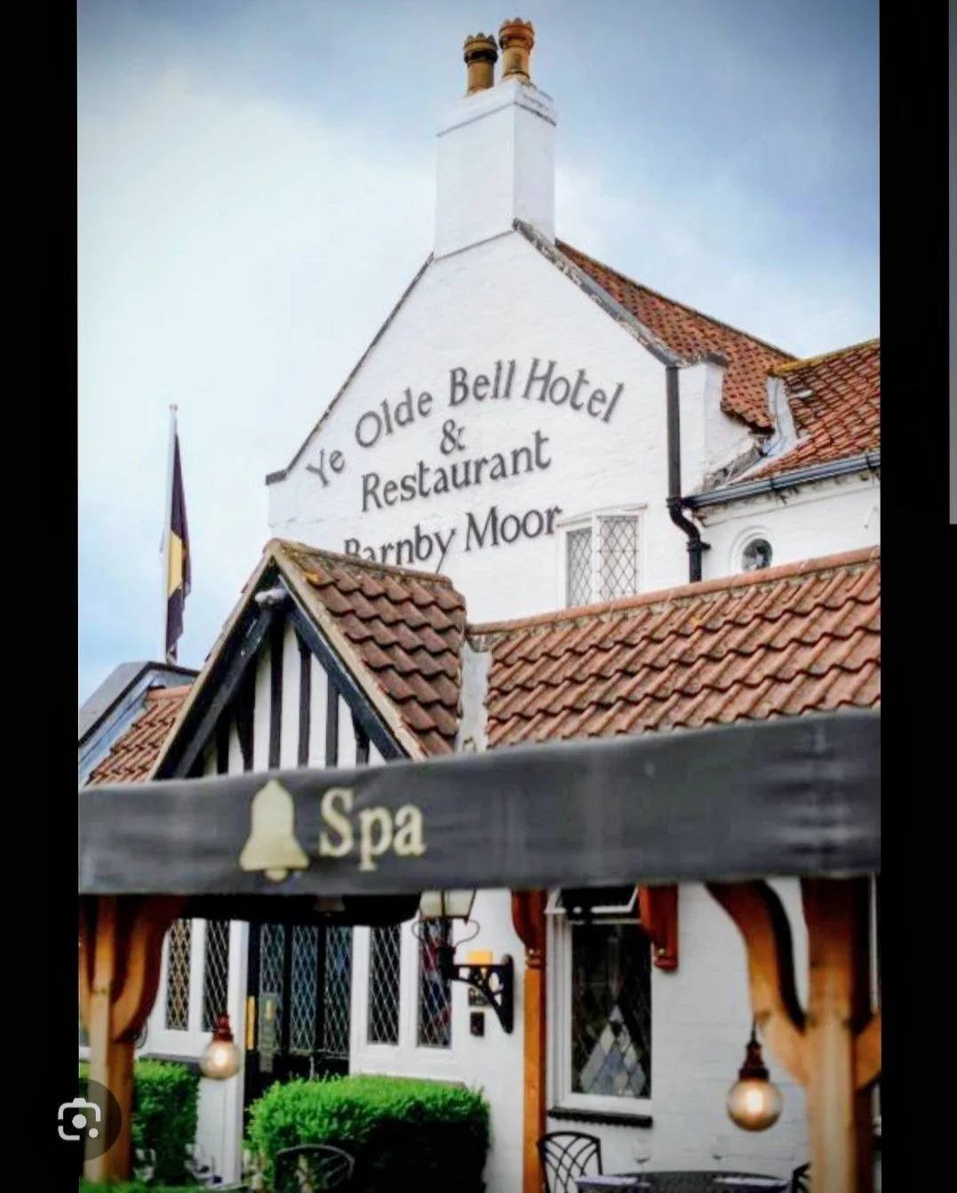 ✨ Engaged and planning your big day? ✨

Come and see us today at the beautiful Ye Olde Bell Hotel &amp; Spa near Doncaster!

We&rsquo;ll be there showcasing our live guest wedding illustrations &mdash; the perfect personalised keepsake and a truly un