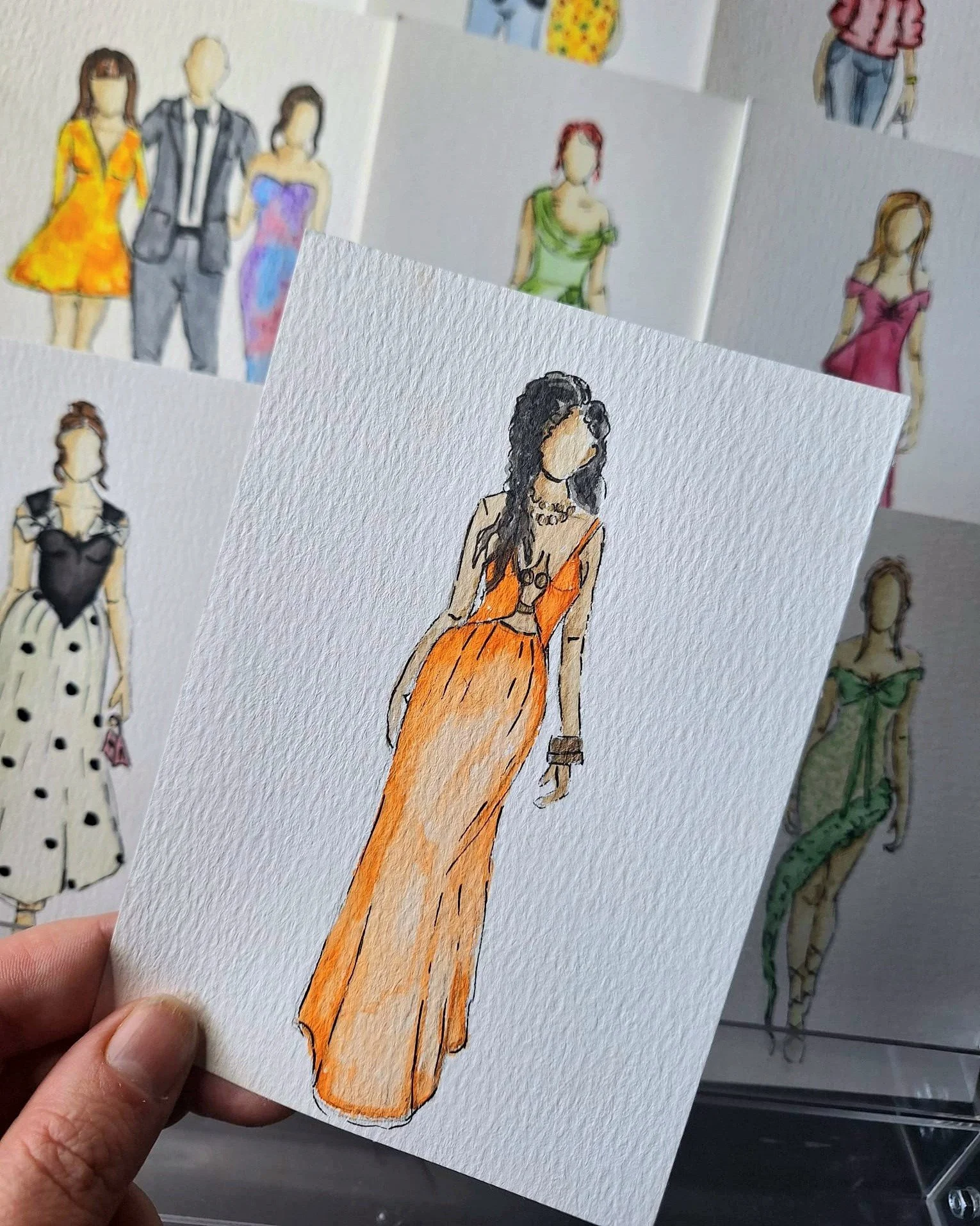 She looks like a cool chick 😍
The perfect summer outfit 🧡

Each guest takes around 6&ndash;8 minutes to paint. It&rsquo;s fast-paced during the event so we can capture as many people as possible, but we still focus on adding those little details th