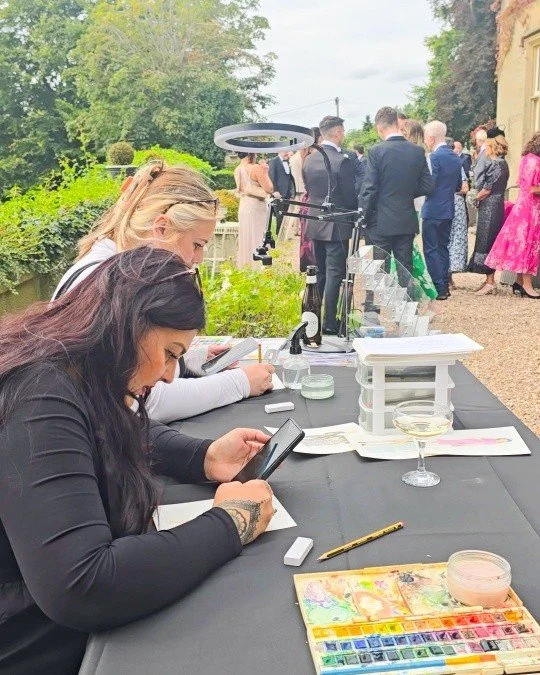 Roll on our summer weddings so we can be out painting in the sunshine ☀️🎨

#summerwedding #wedding #weddingfavours #liveillustrator #liveartist