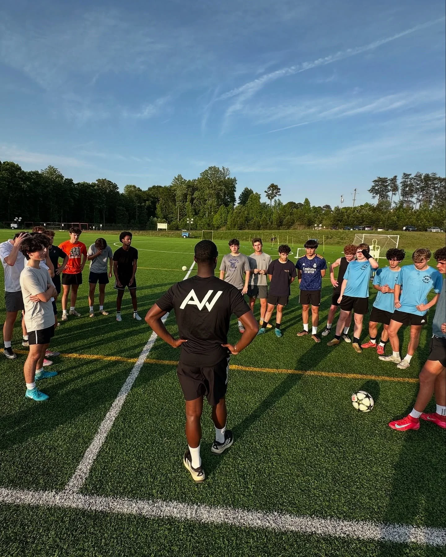 Great session today with the Denver United U16 & U18 boys 🔥💪🏾. these guys came in and put in serious work ahead of their tournament. Everyone here at CFA Football is wishing you the best of luck this weekend 🦋⚽️ #CFAFootball #TrustTheWork #Ne