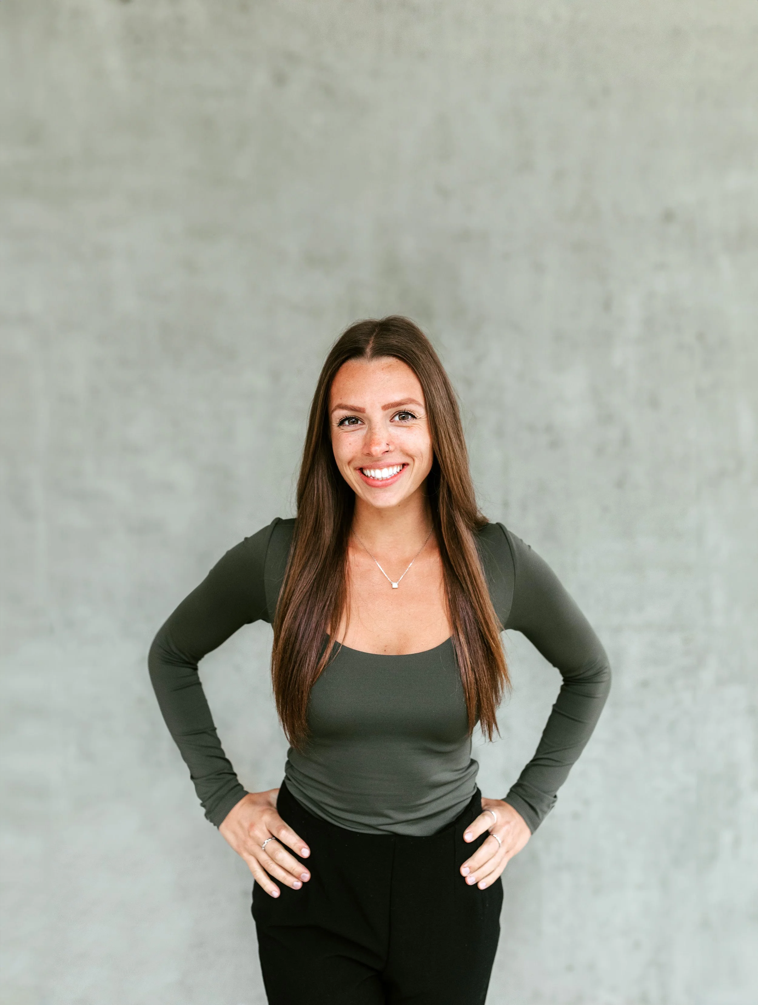 ASHLEY-20209507 2.jpg