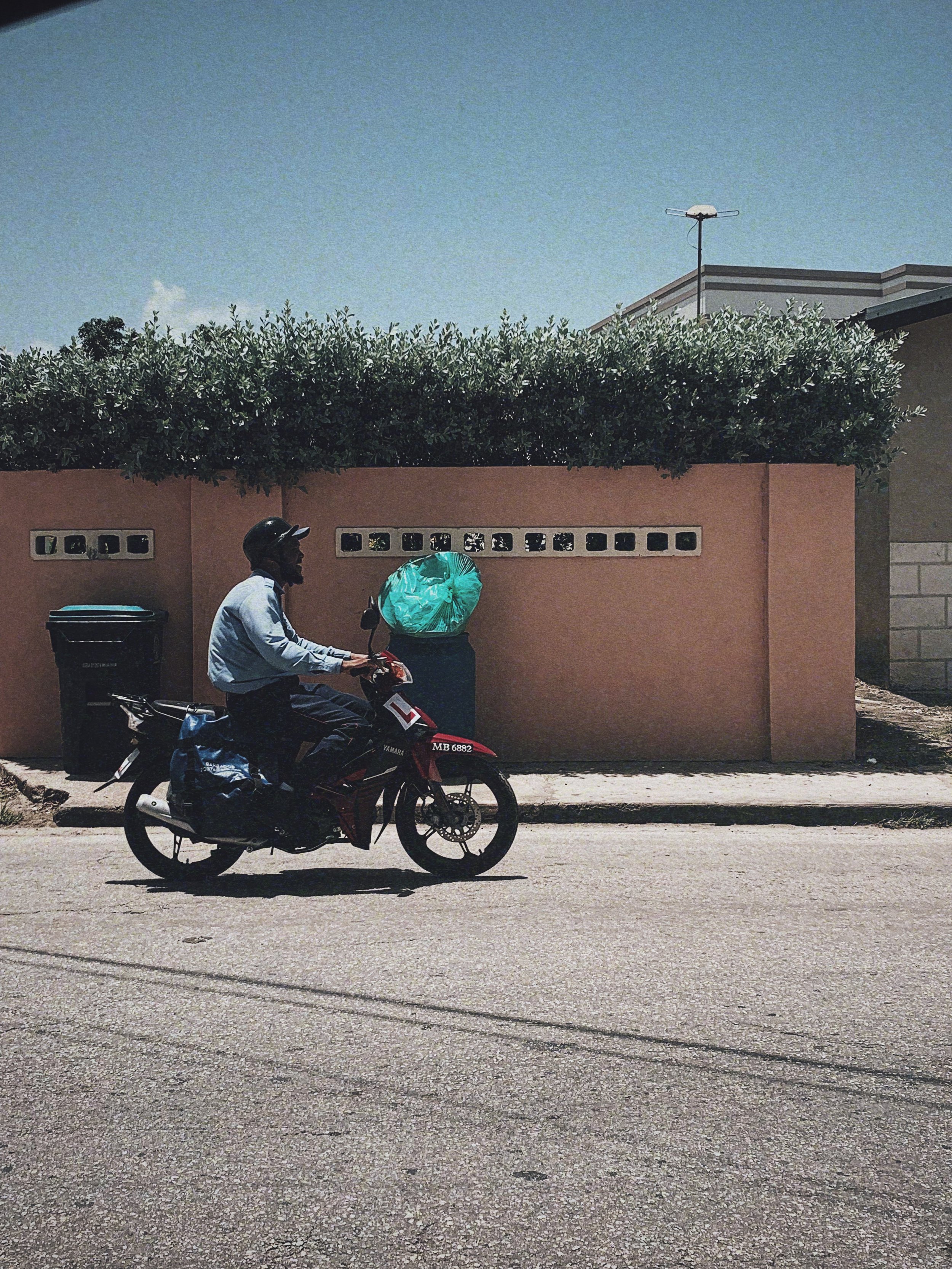 MR. TOMONOSHi! Photography: Barbados