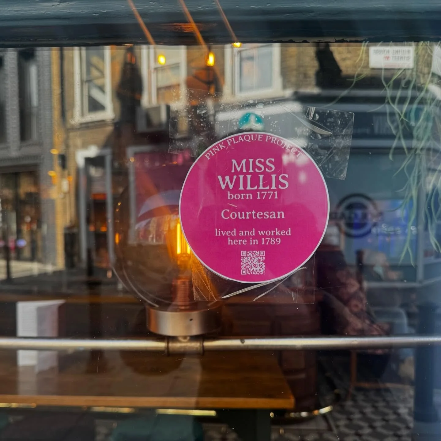 Miss Willis can be found at the King&rsquo;s Arms on 68 Great Titchfield Street, on the Riding House Street side, very close to where she lived and worked in 1789. Click the link in our bio to find out more about these extraordinary women. 

#harrisl