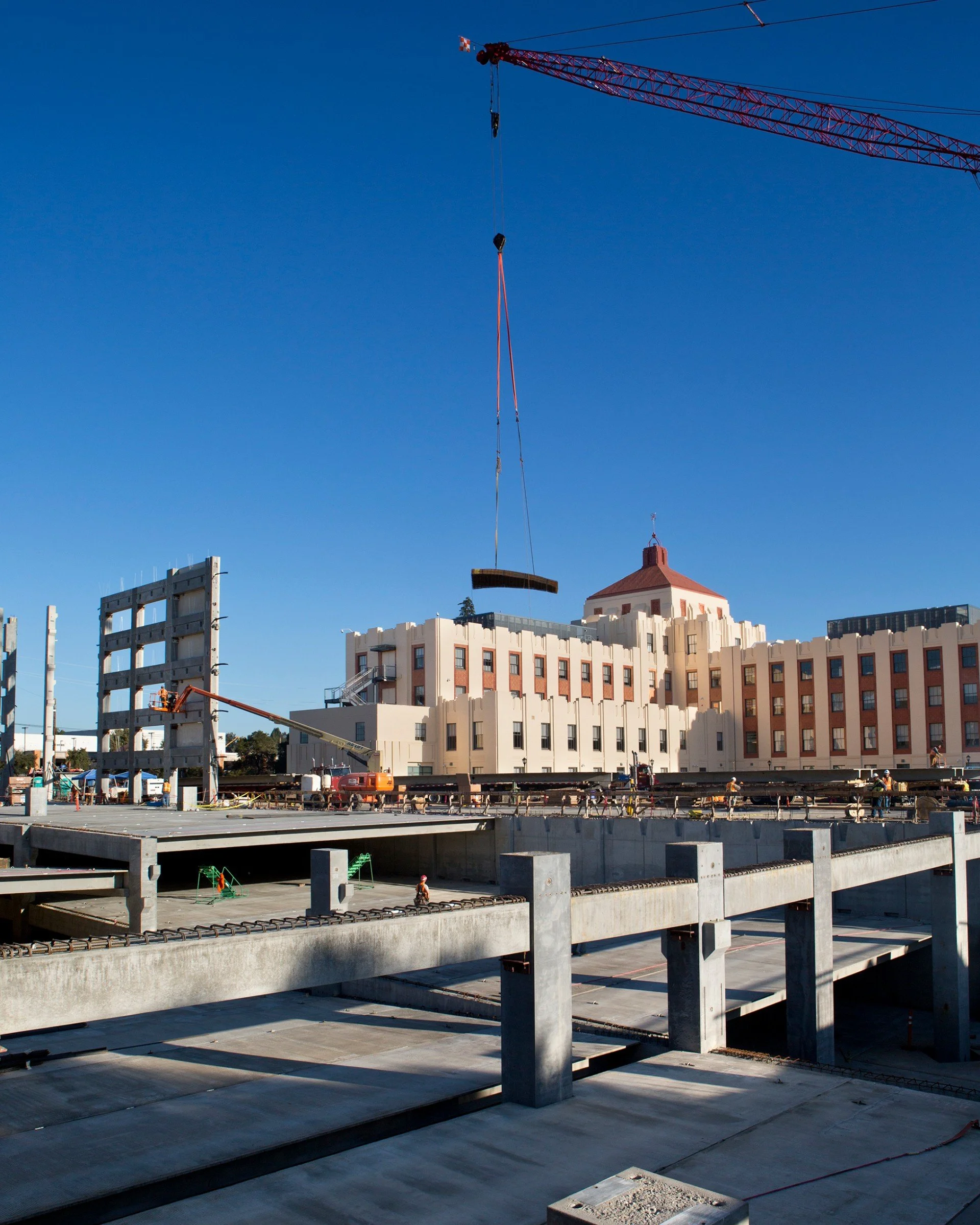 VBI_Parking_Stanford_HooverGarage_Exterior07.jpeg