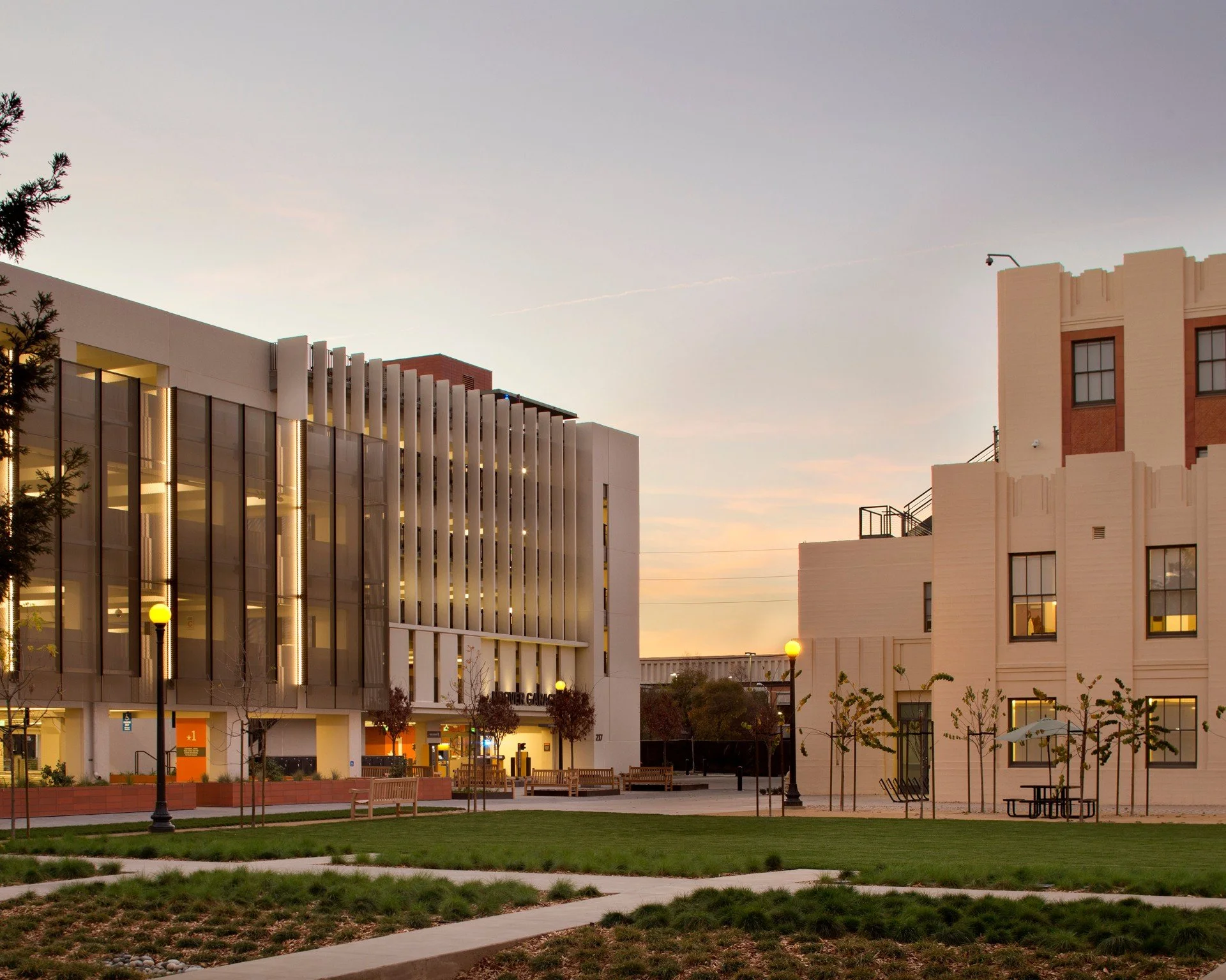 VBI_Parking_Stanford_HooverGarage_Exterior02 copy.jpeg