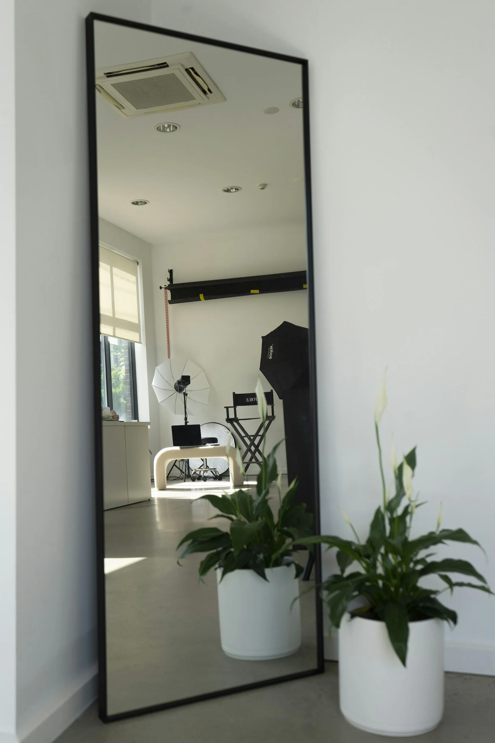 How to Move Large Mirrors Without Breaking Them