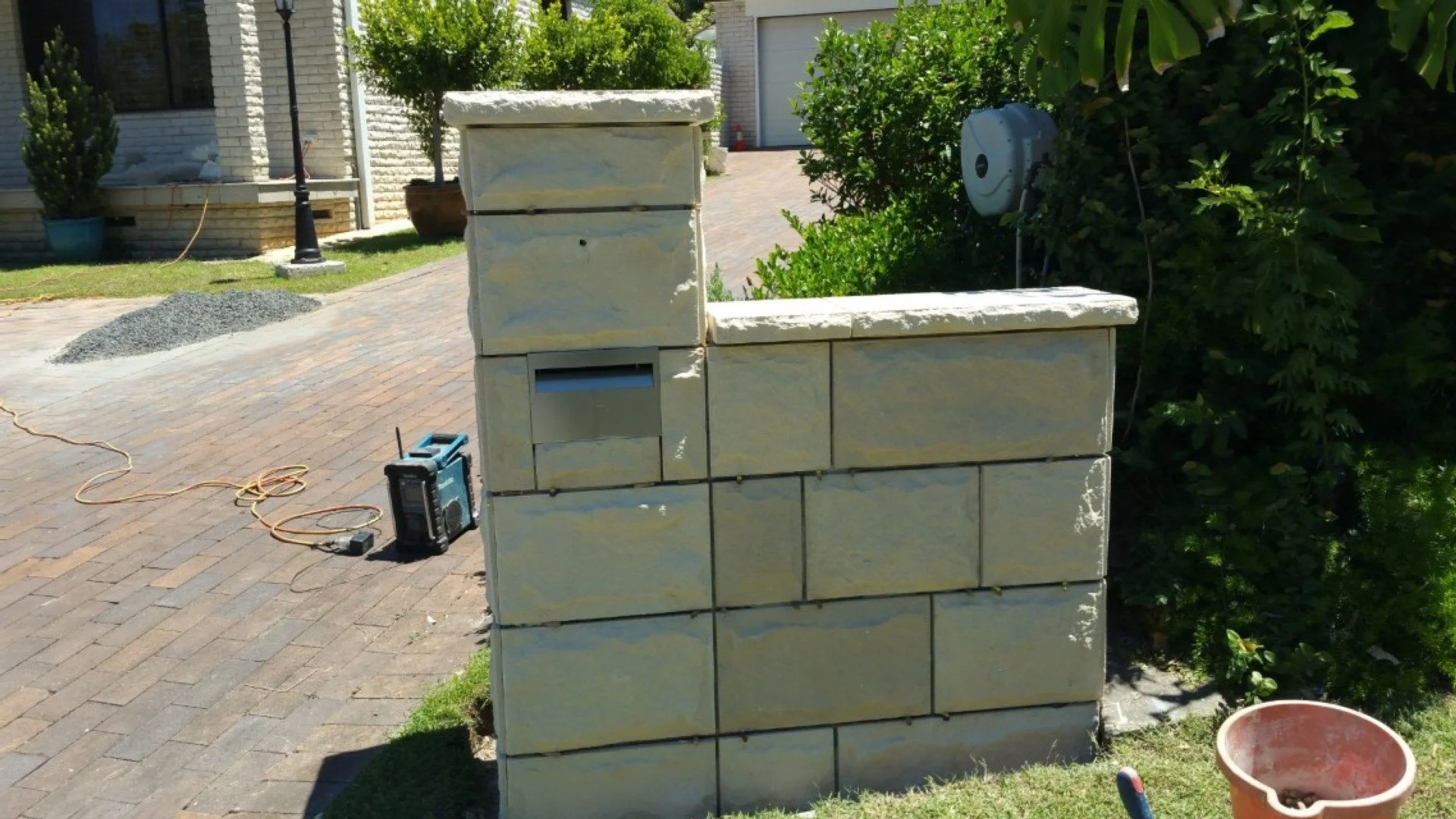 natural-stone-cladding-daleys-point.jpg