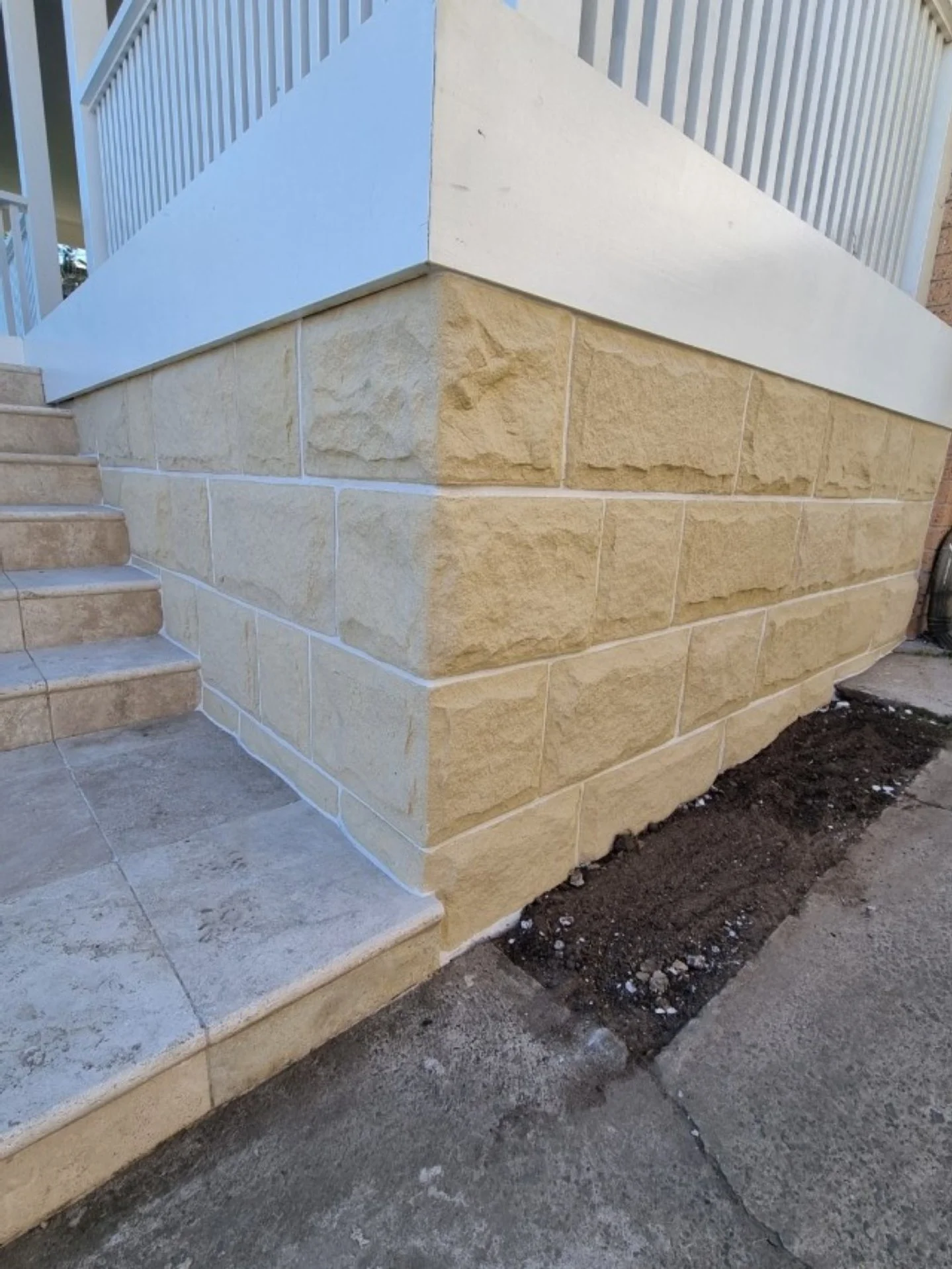 sandstone-cladding-wamberal.jpg