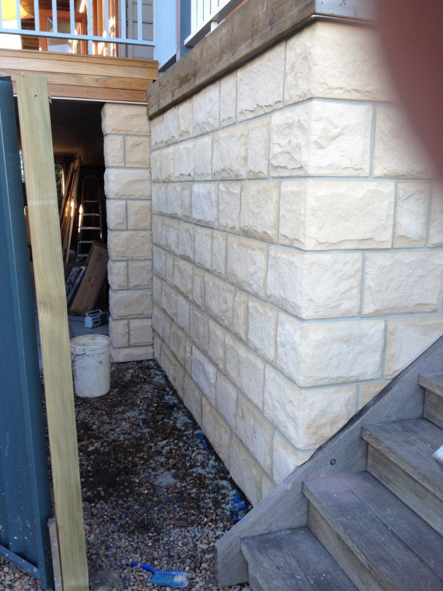 sandstone-cladding-bensville.JPG