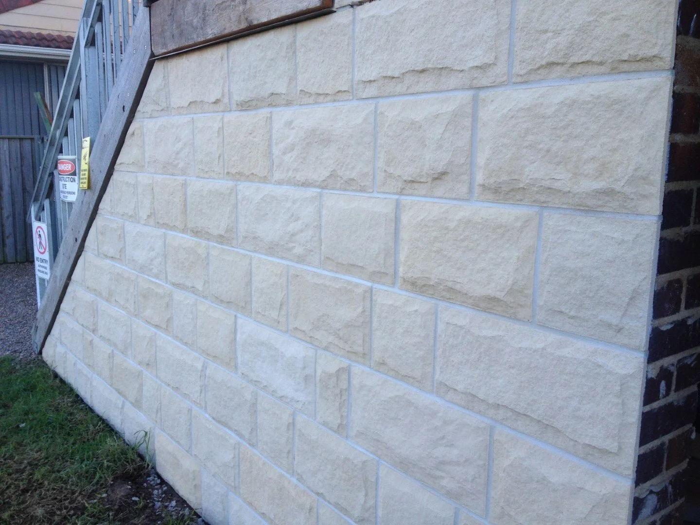 sandstone-cladding-hornsby.JPG