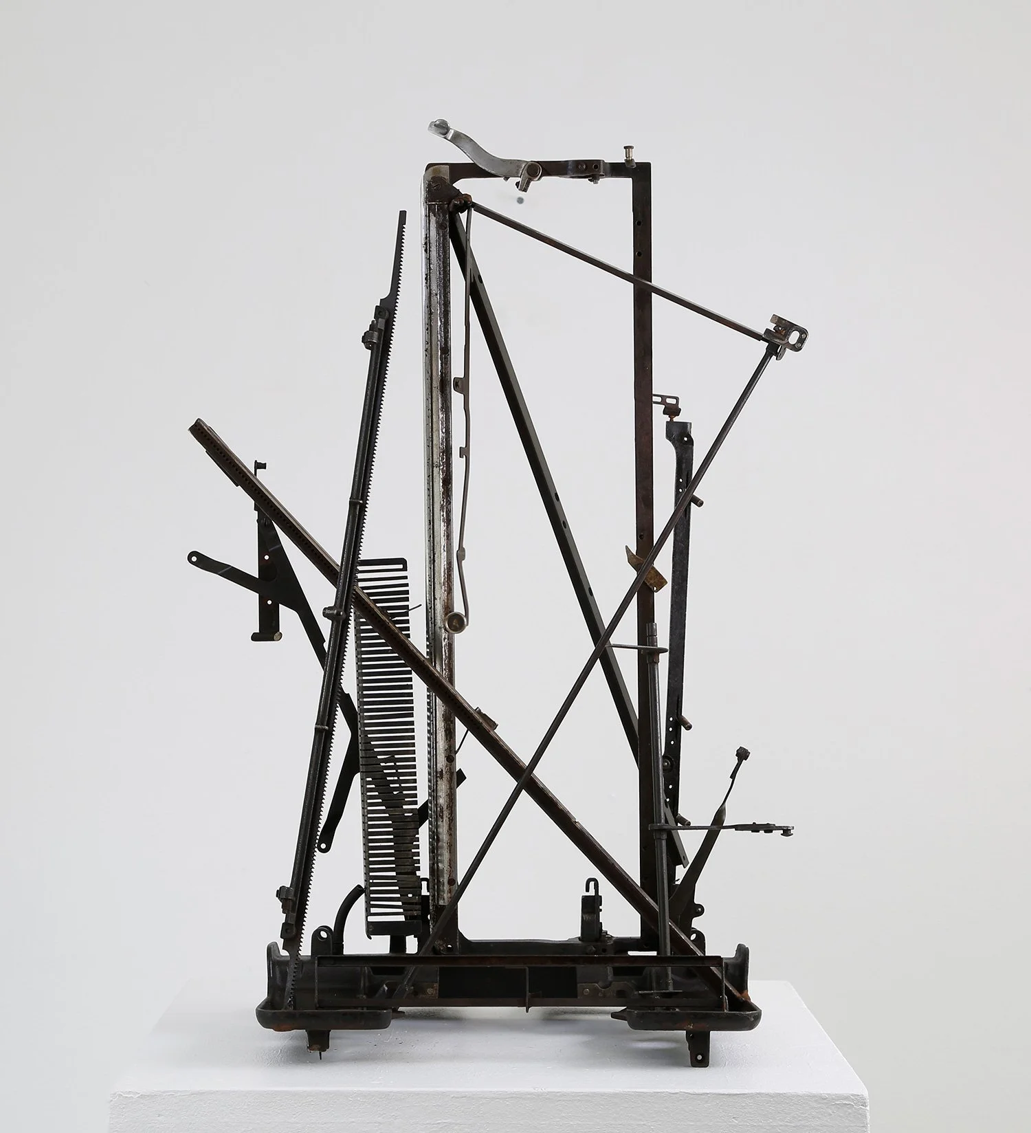 'Construction' 60x30x35cm recycled steel 