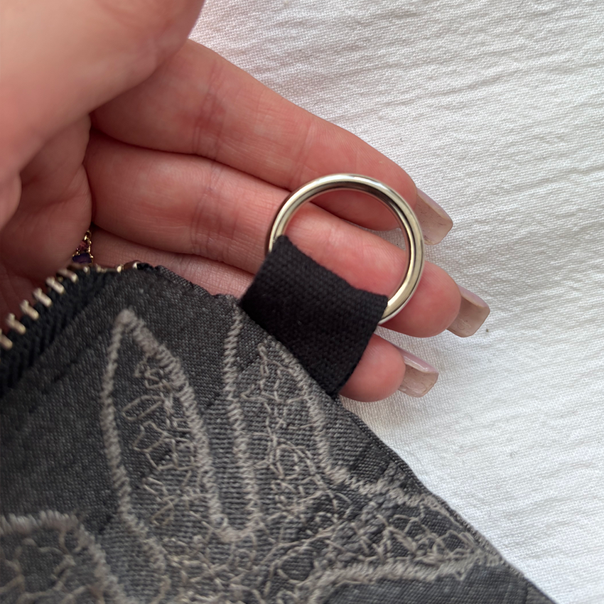 Small pouch 2_detail_2026.png