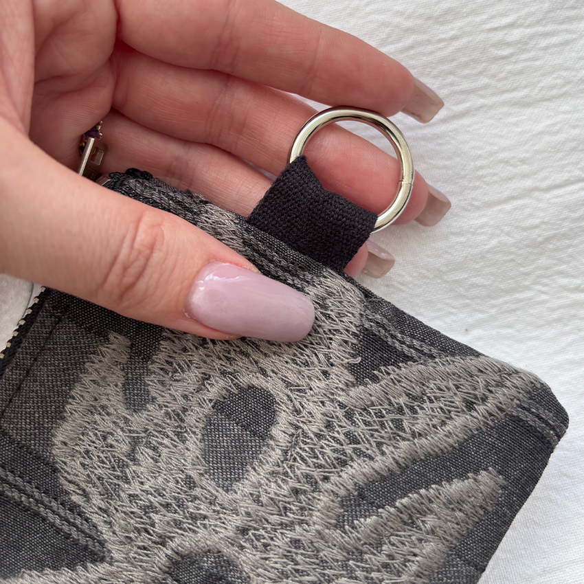 Small pouch 1_detail_2026.png